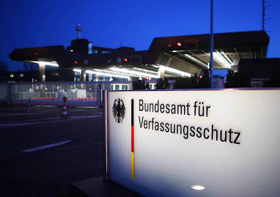 Muss das Gutachten zu den extremistischen Bestrebungen der AfD nicht veröffentlichen: Das Bundesamt für Verfassungsschutz gewinnt vor Gericht gegen Correctiv.