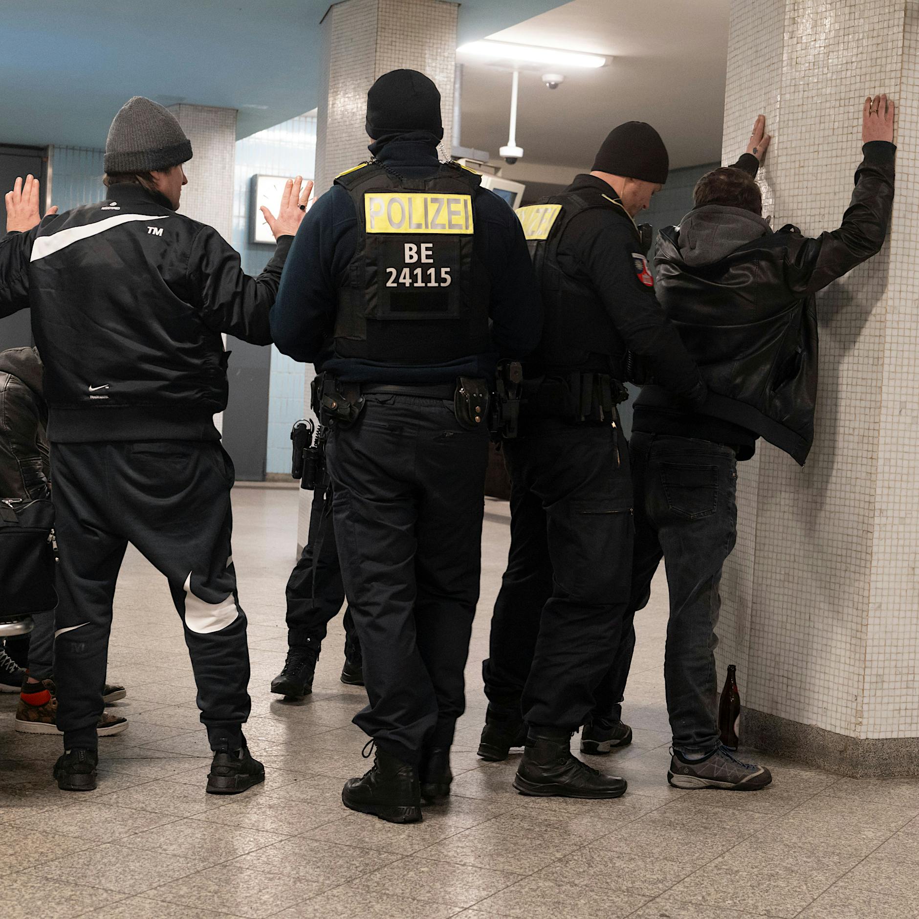Messerverbotszonen in Berlin: Experten sprechen von „untragbarer Situation für die Einsatzkräfte“