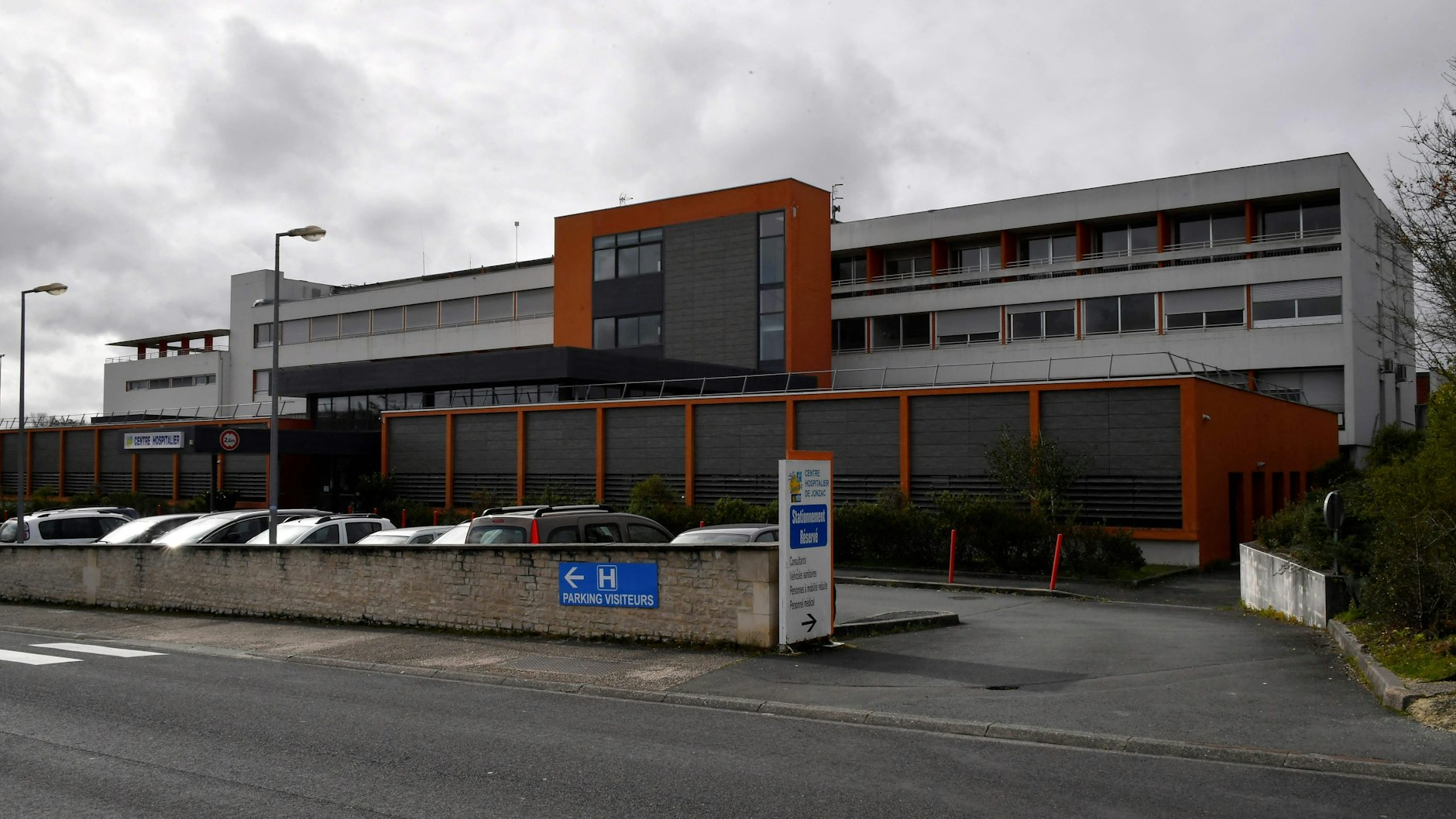 In diesem Krankenhaus in Jonzac arbeitete der Chirurg von 2008 bis zu seiner Pensionierung im Jahr 2017. 