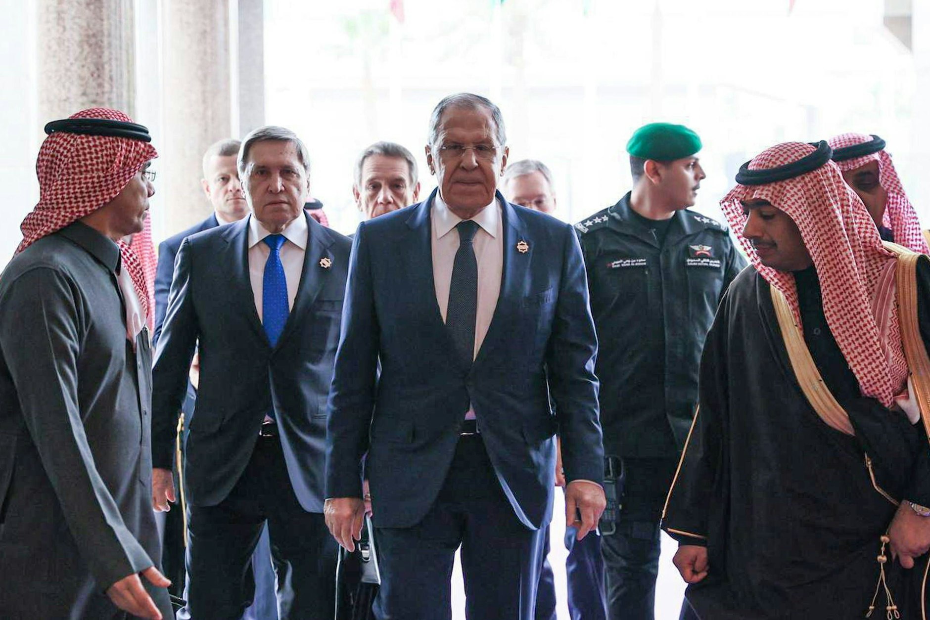 Russlands Außenminister Sergej Lawrow kommt in Riad an. Dort verhandelt er am Dienstag über mehrere Stunden mit seinem amerikanischen Amtskollegen Marco Rubio.