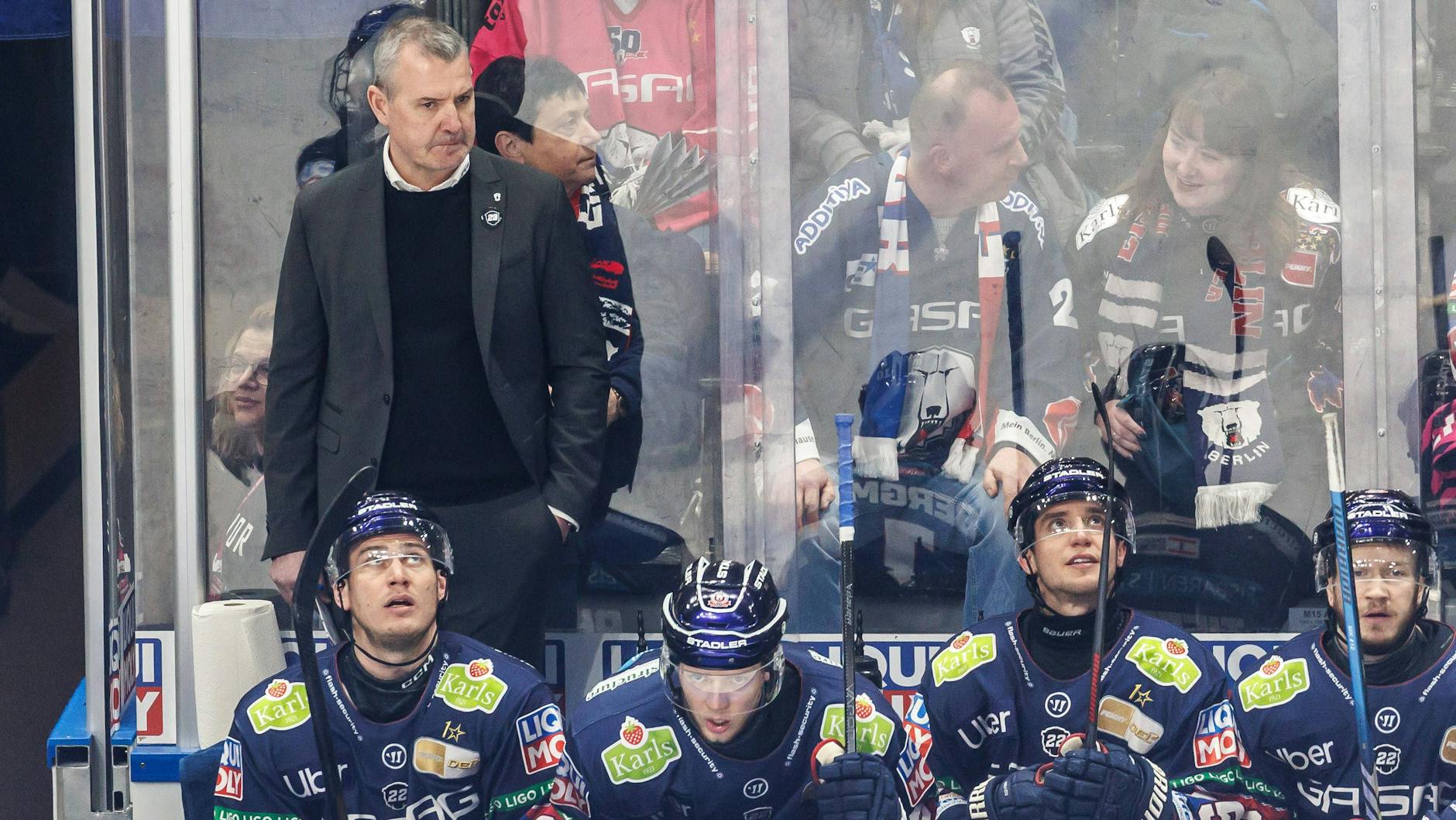 Eisbären-Trainer Serge Aubin muss im Sturm improvisieren.