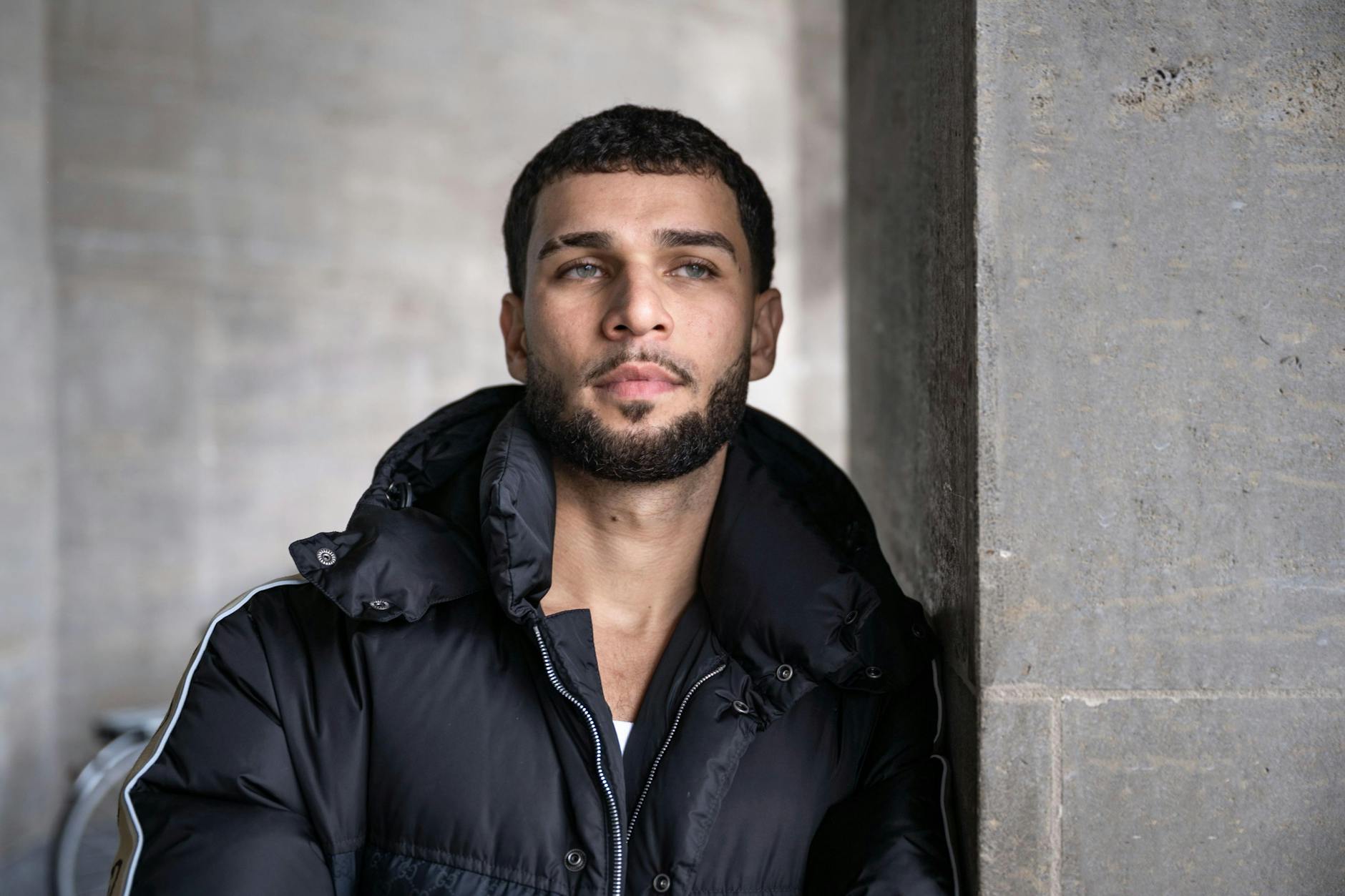 Lucio101, der momentan spannendste Rapper aus Berlin-Mitte, bei unserem Fotoshooting