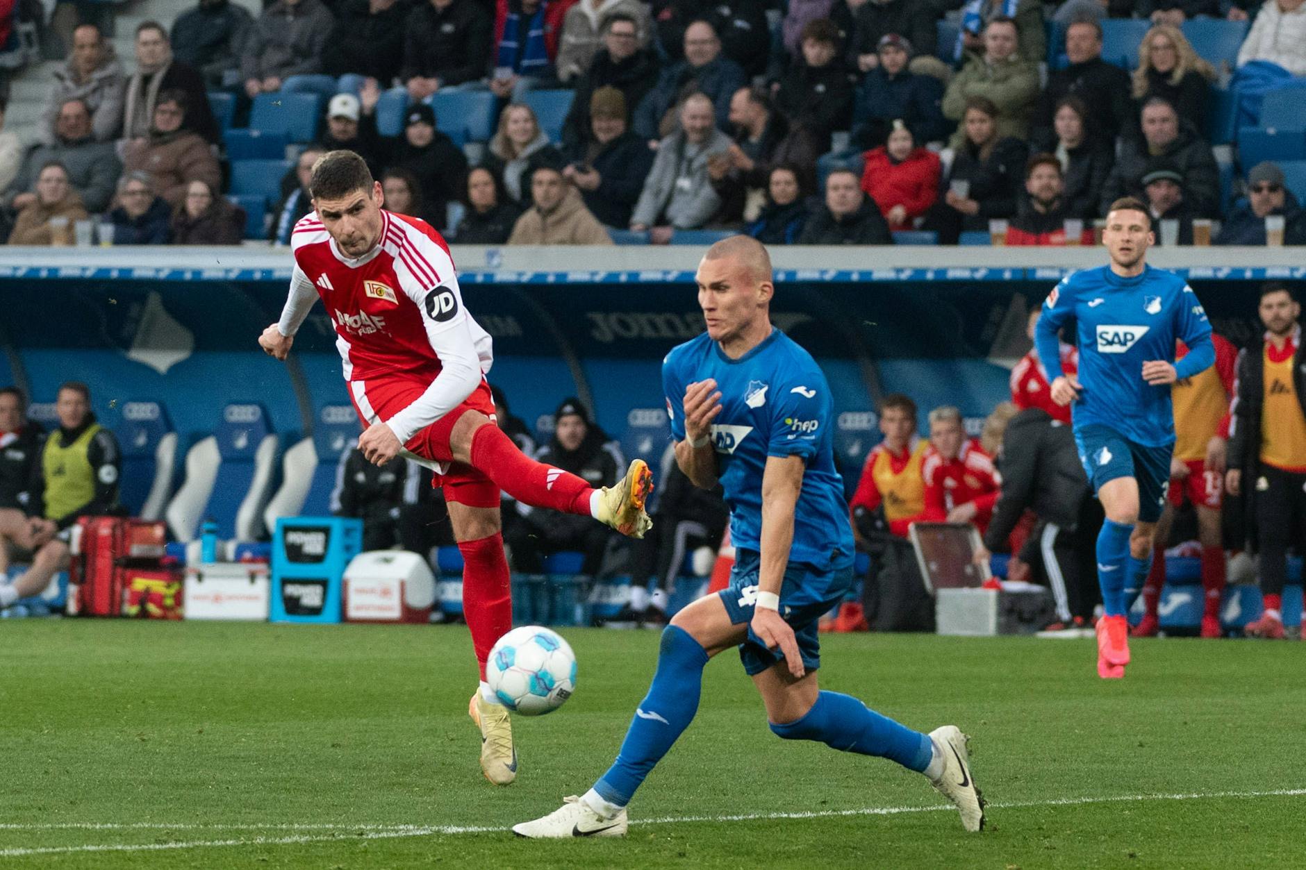Feuer frei! Andrej Ilic hat beim 1. FC Union endlich Spaß. Der Stürmer peilt in Dortmund sein drittes Tor in Folge an.