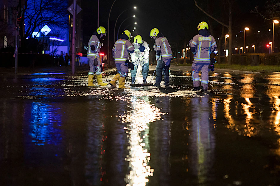 In Berlin kommt es immer wieder zu Wasserrohrbrüchen. Ein schlimmer Rohrbruch ereignete sich in der Silvesternacht in der Seestraße.