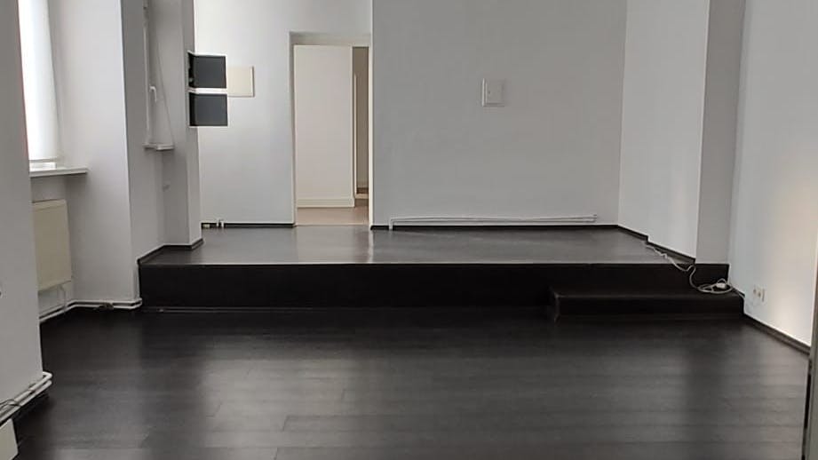 Bühne im Wohnzimmer. In der Wohnung von Wladimir Kaminer gibt es einige interessante Details.