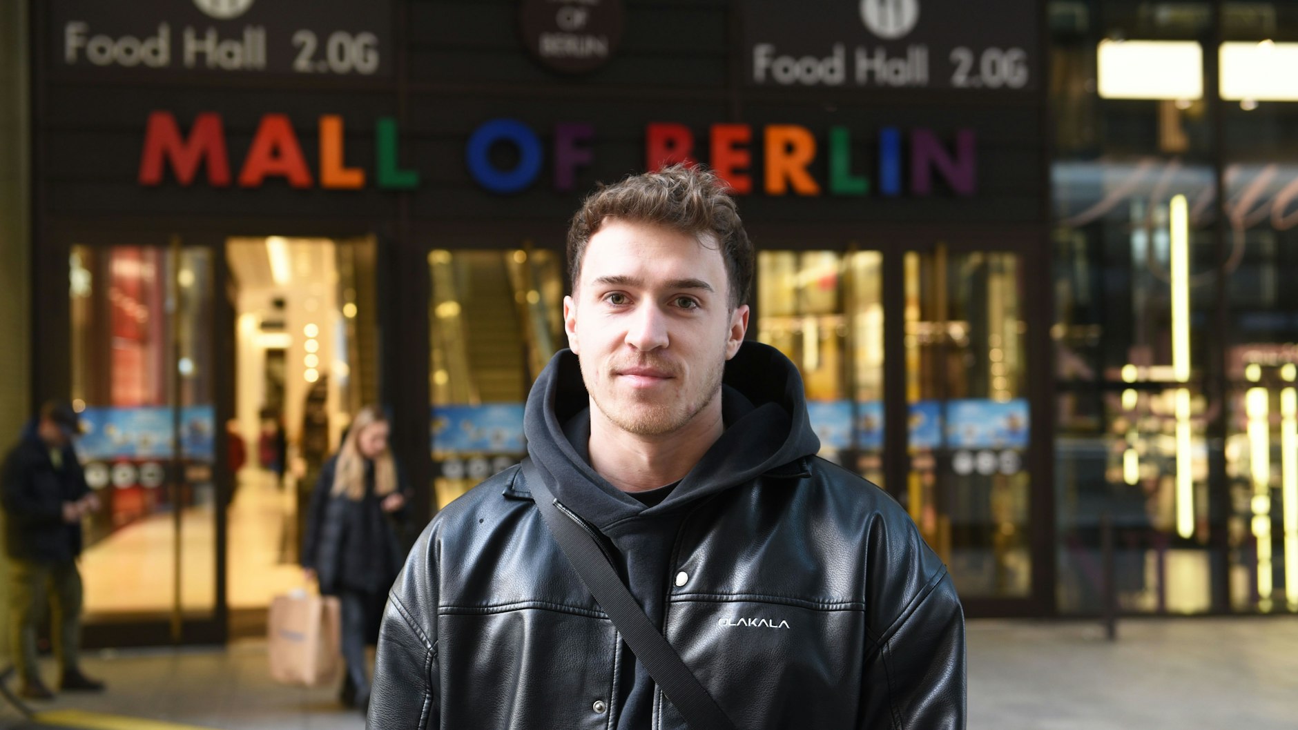 Jakob Silas-Westphal findet die Mall of Berlin gut besucht.
