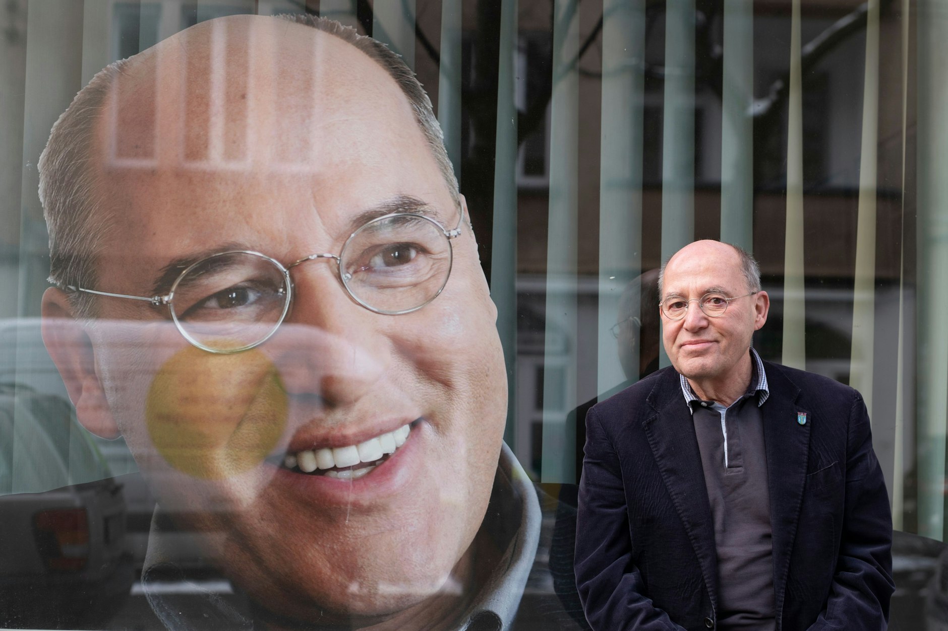 Gregor Gysi trifft Gregor Gysi: Der Linke-Politiker, hier vor seinem Büro in Berlin-Schöneweide, tritt zum letzten Mal zur Bundestagswahl an.