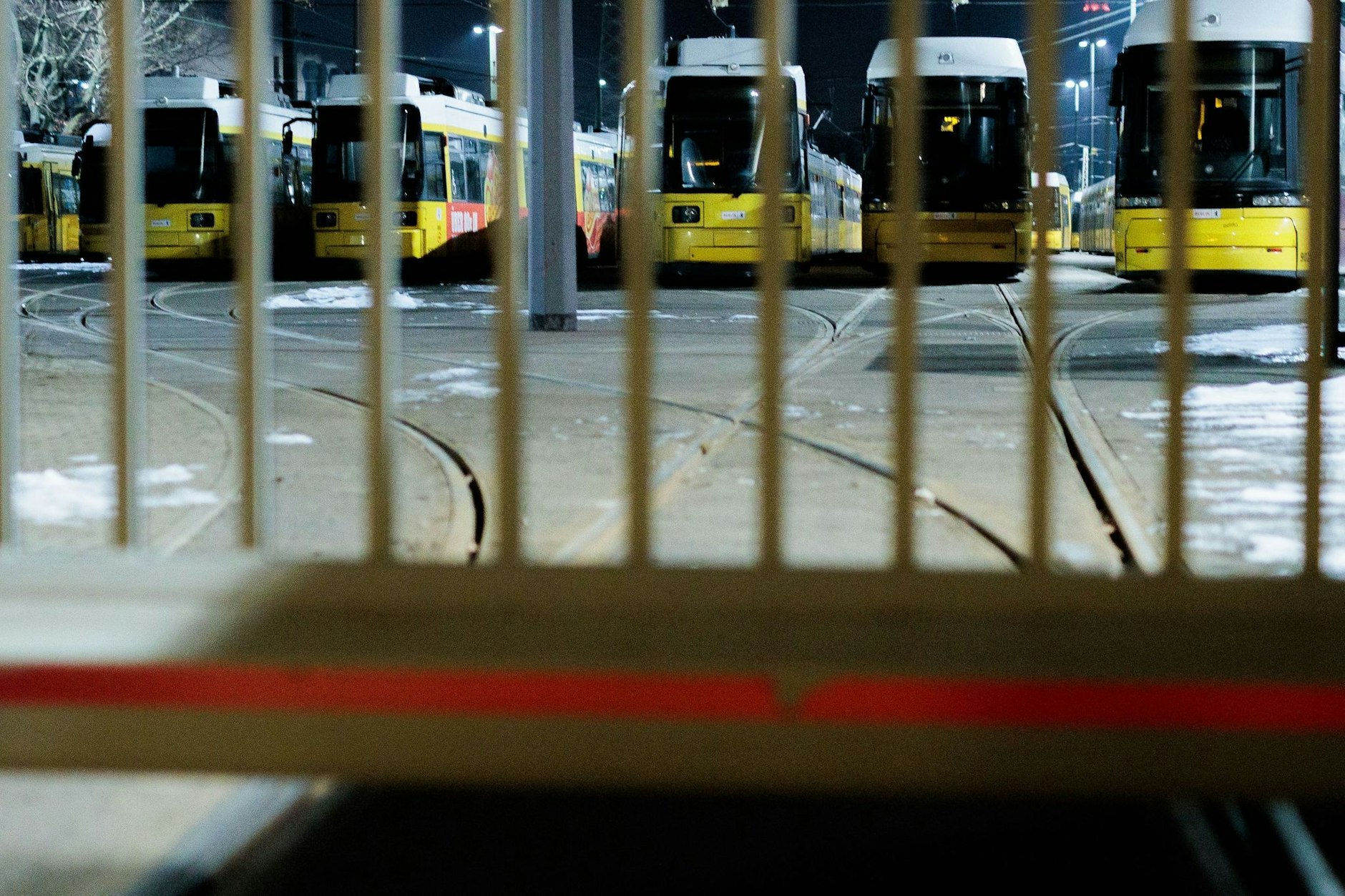 Auch am Freitagmorgen bleiben die Straßenbahnen wegen des BVG-Streiks im Depot.