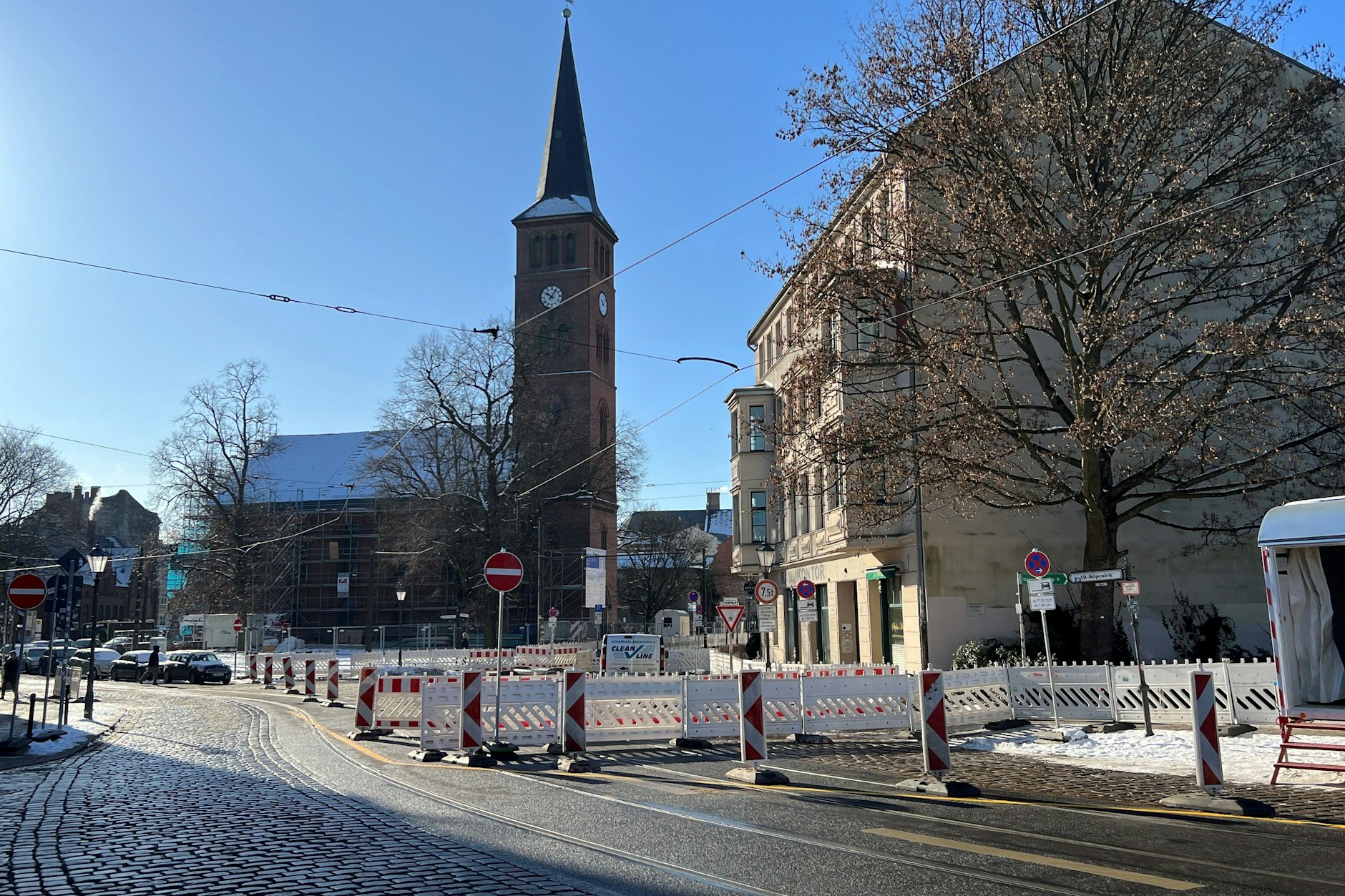 Die Altstadt in Köpenick wird zur Mega-Baustelle, die Straße Alt Köpenick ist derzeit komplett gesperrt.