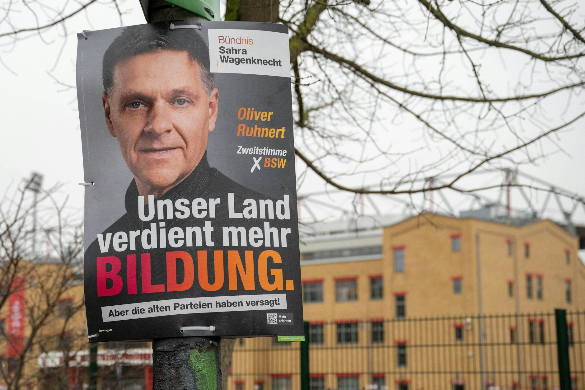 Im Hintergrund das Stadion An der Alten Försterei, im Vordergrund der Ex-Manager: Oliver Ruhnert hat ein neues berufliches Leben in der Bundespolitik begonnen.