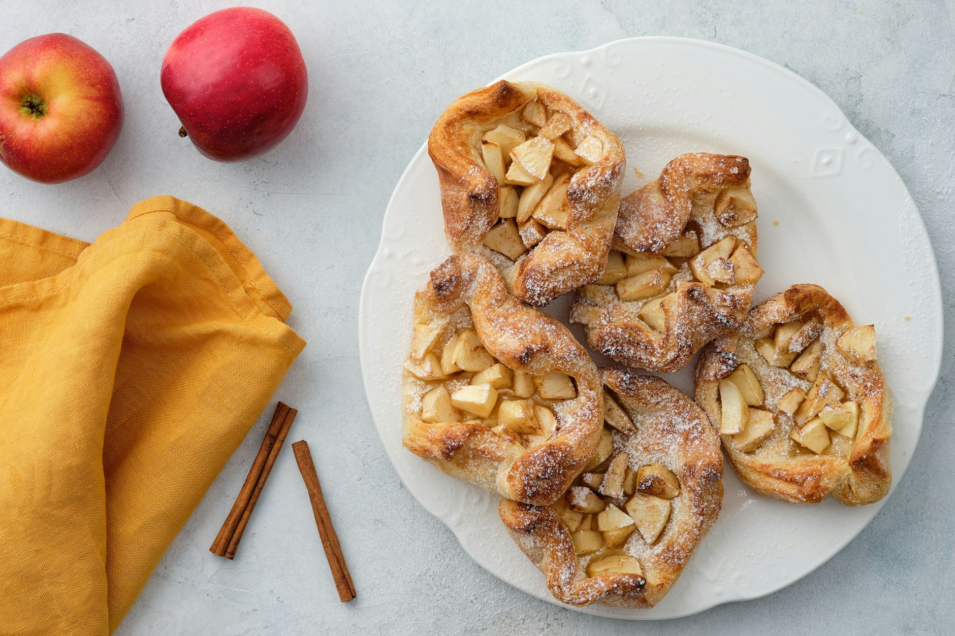 <a href="https://www.msn.com/de-de/kochen-und-genuss/essen-news/mini-apfelstrudel-aus-bl%C3%A4tterteig-blitz-rezept-mit-suchtfaktor/ar-AA1q7eE4?ocid=entnewsntp&pc=U531&cvid=8f6dad0776a546af9df414380dcad5e3&ei=157">Mini-Apfelstrudel aus Blätterteig</a> sind die süßeste Versuchung, die seit langem auf deinem Teller lag.