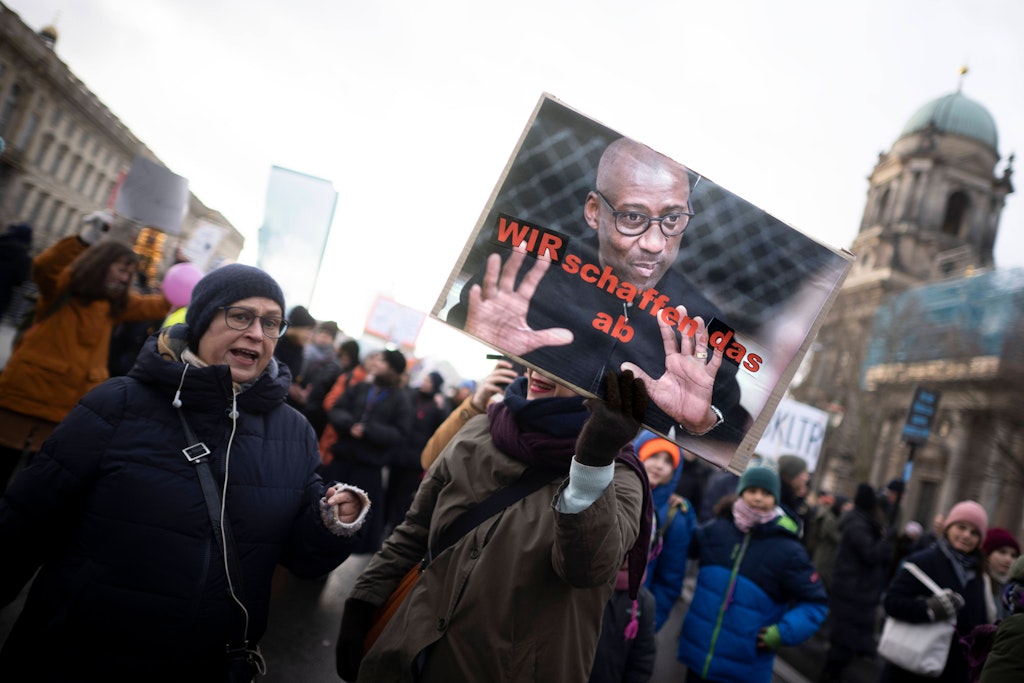 Berlin-sagt-Nein-zu-K-rzungen-Gro-e-Mit-uns-nicht-Demo-am-22-Februar