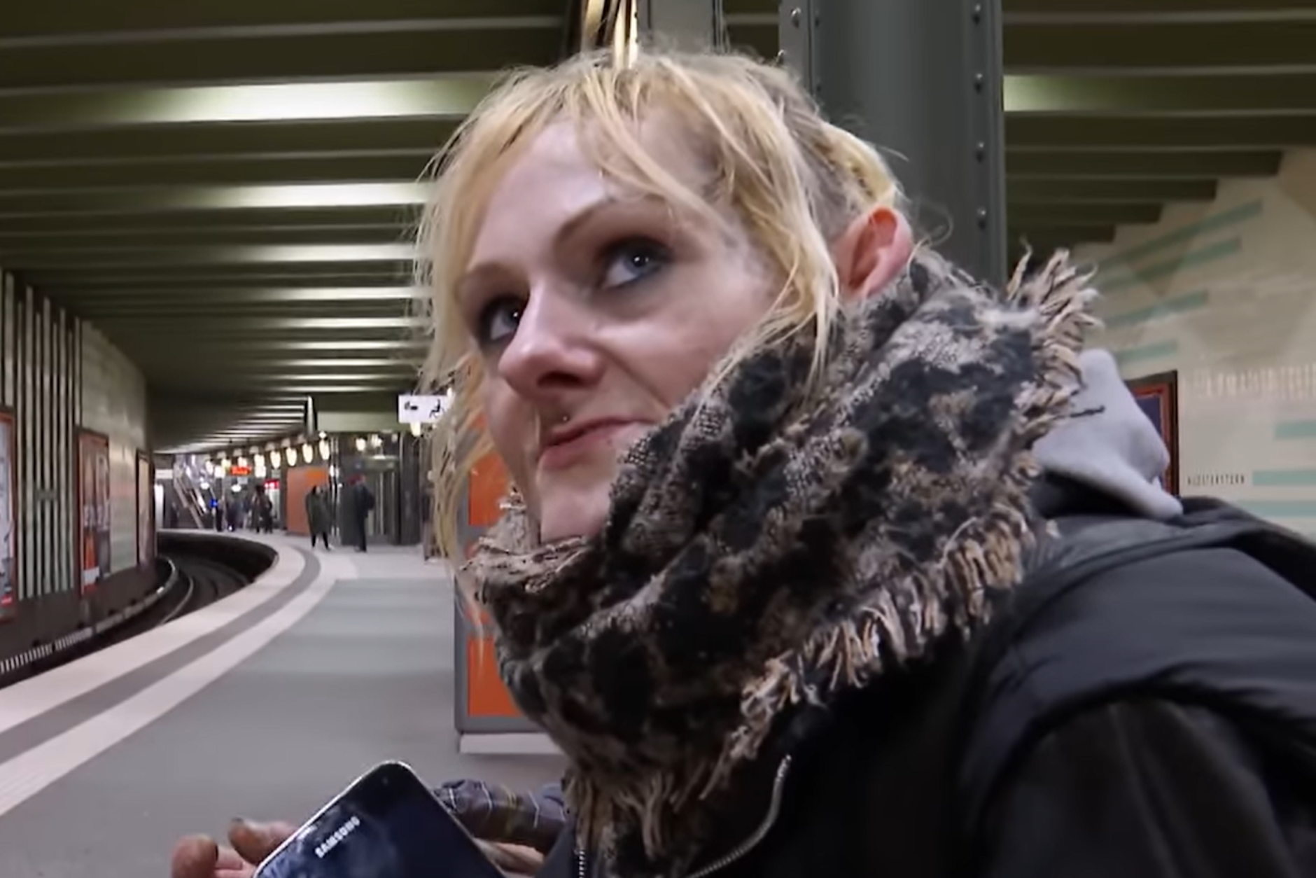 Anna (38) wurde für die Doku-Reihe „Hartes Deutschland“ jahrelang mit der Kamera begleitet. Jetzt starb sie in ihrer neuen Wohnung in Hamburg.