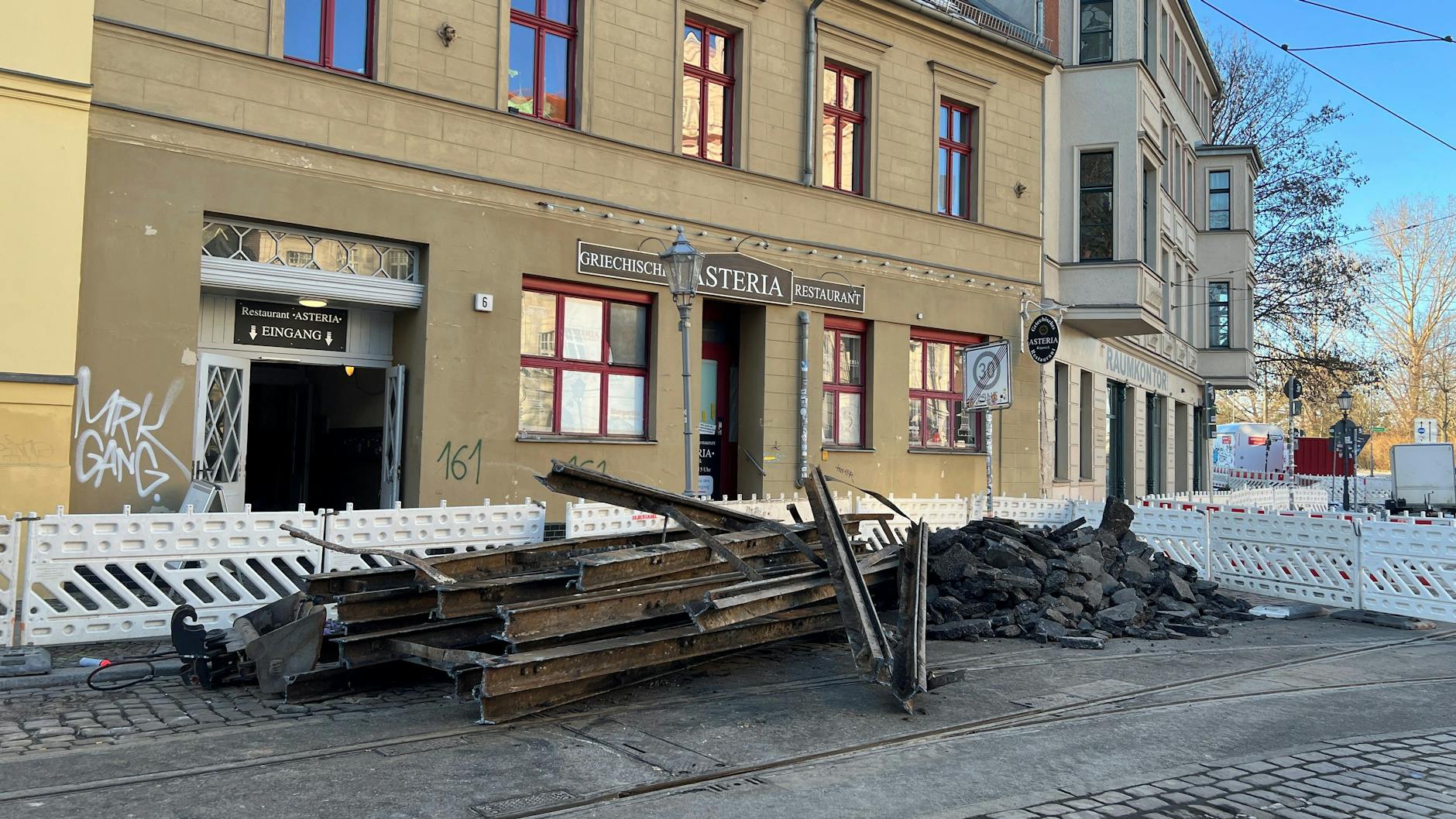 In der Altstadt Köpenick haben die Bauarbeiten begonnen. In den kommenden zweieinhalb Jahren herrscht hier Verkehrs-Chaos.