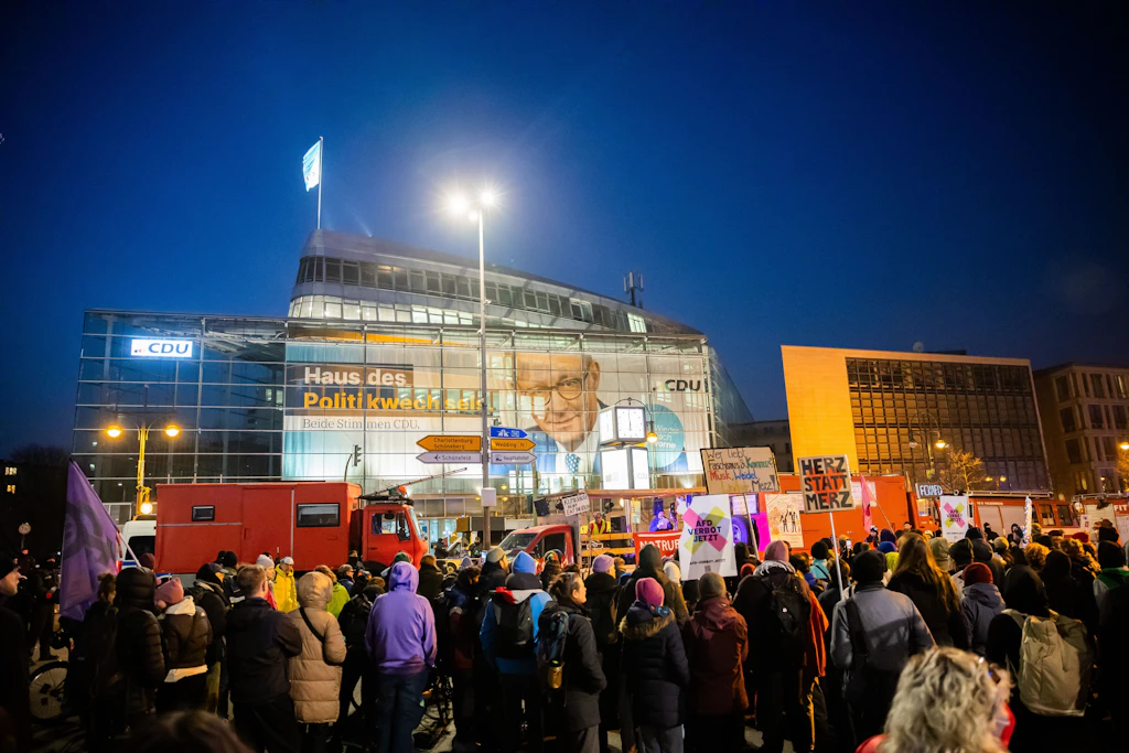 Bundestagswahl in Berlin: Polizei schützt CDU-Parteizentrale besonders