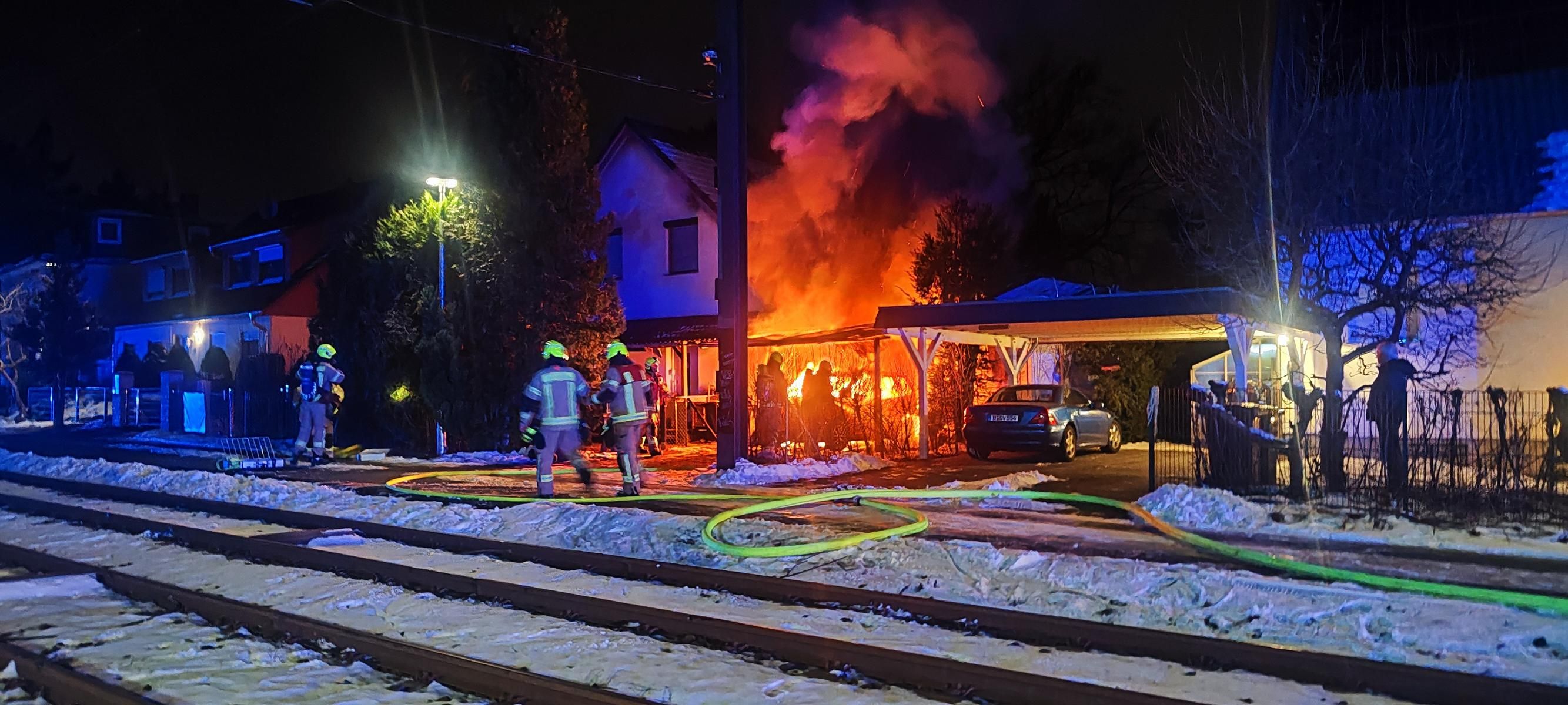 Flammen-Horror in Schmöckwitz: Feuerwehr verhindert Katastrophe
