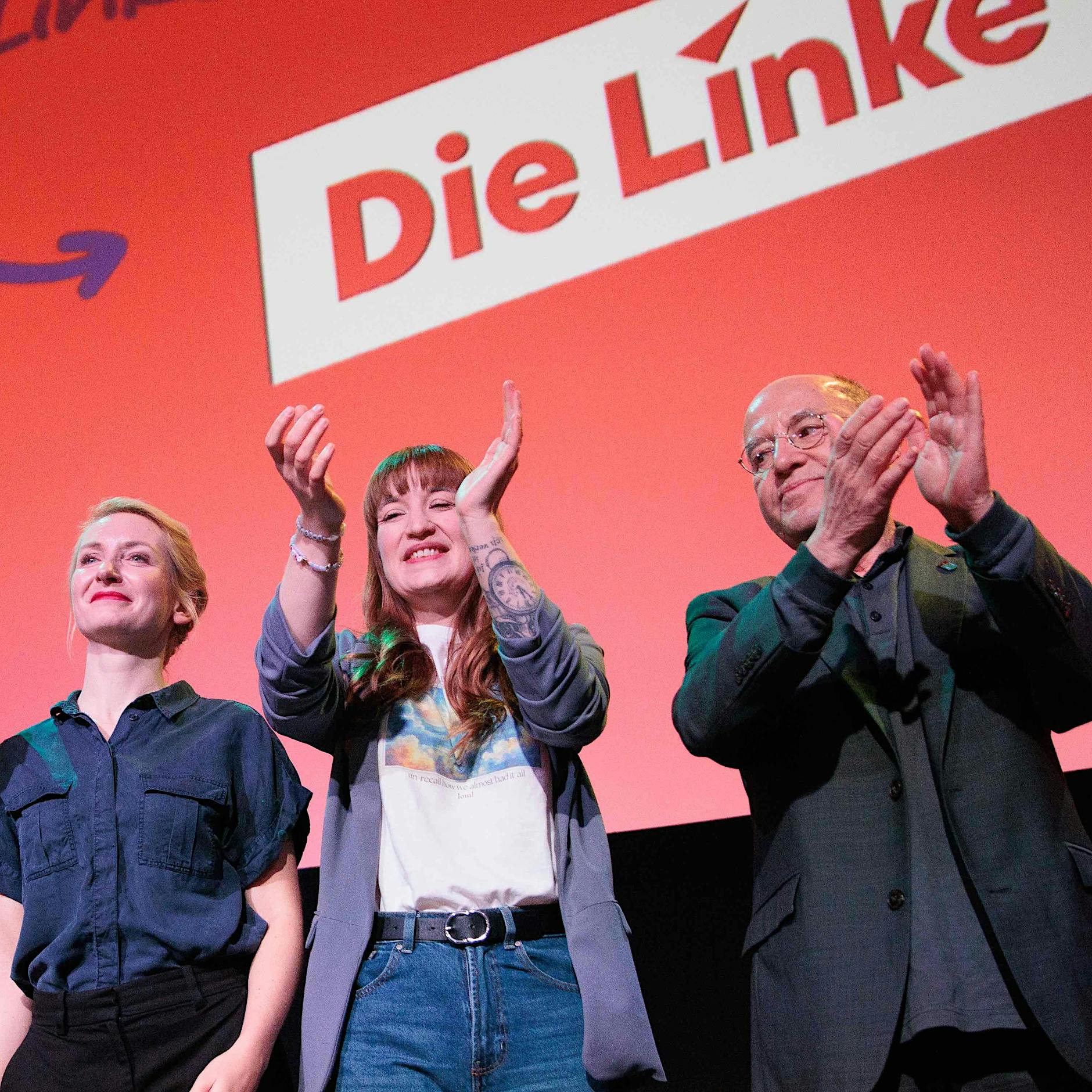 Die Linke feiert beim Wahlkampf-Finale im Berliner DDR-Kino Kosmos – und sendet eine Botschaft an Baerbock