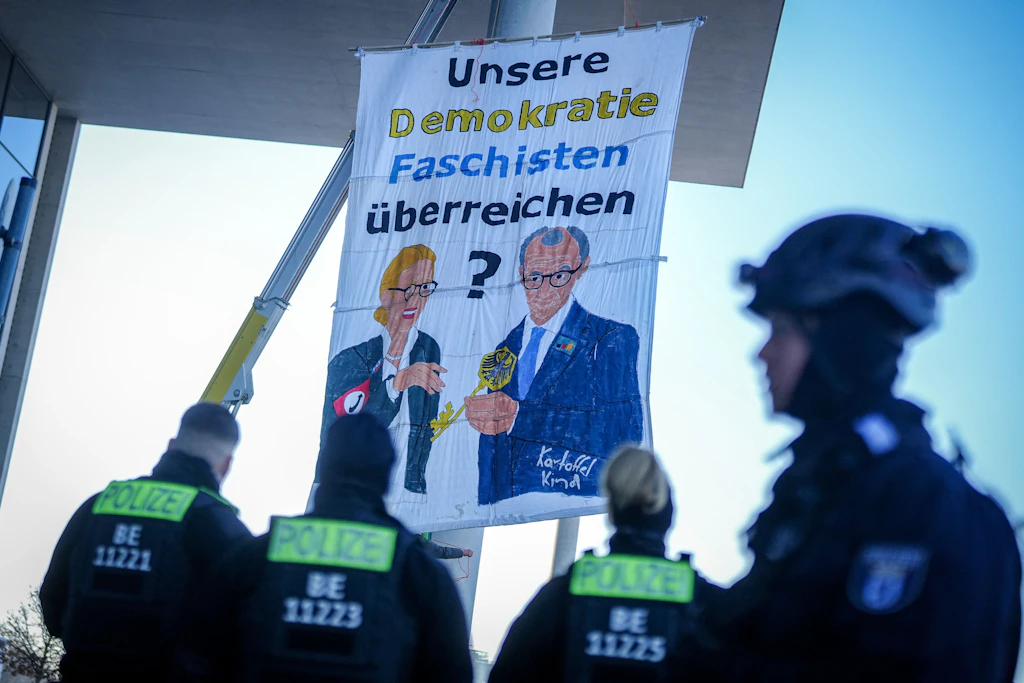 Merz ve Weidel'den Karikatürler, Renk Smearings
