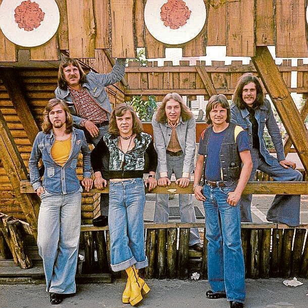 Gitarrist Bernd Römer, Sänger Herbert Dreilich, Sänger Hans-Joachim Neumann, Keyboarder Ulrich Ed Swillms, Bassist Henning Protzmann, Schlagzeuger Michael Schwandt. Heute ist die Bandzusammensetzung eine andere.