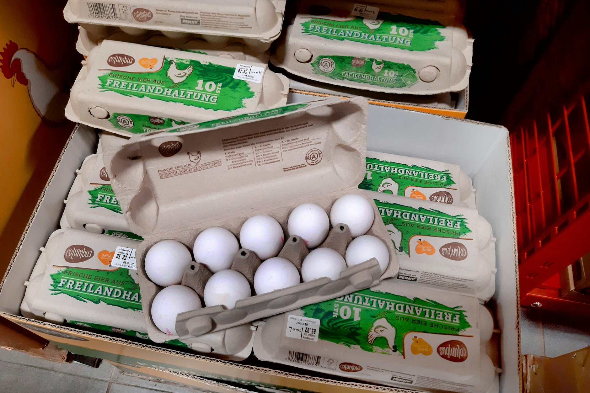 Der Bedarf steigt, doch die Vogelgrippe sorgt immer wieder dafür, dass ganze Hühner-Bestände gekeult werden müssen. Werden jetzt die Eier knapp?