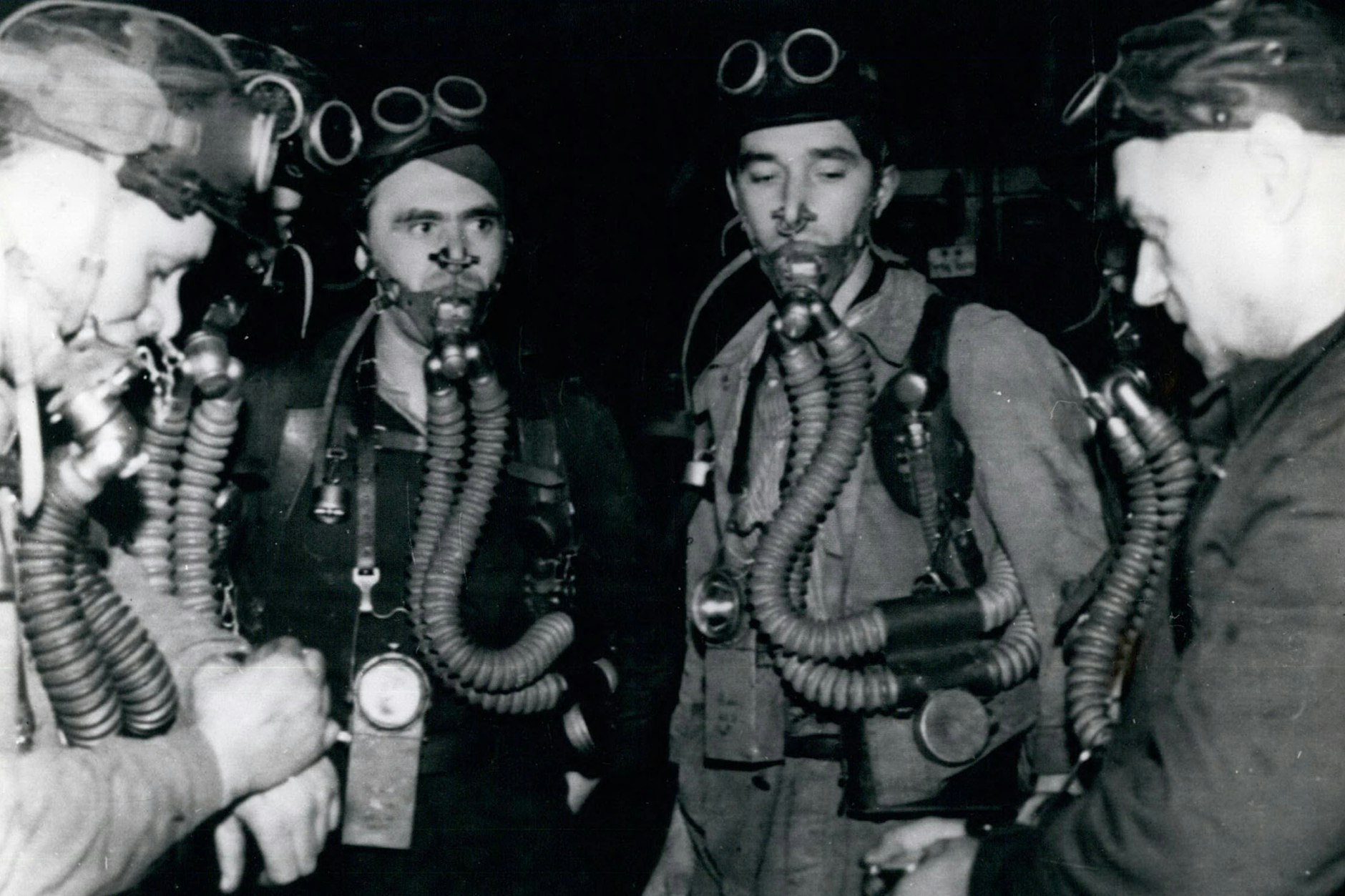 Mehr als 400 Retter waren im Einsatz, als es im Steinkohle-Bergbau in Zwickau zum schlimmsten Grubenunglück der DDR kam. 123 Bergleute starben.