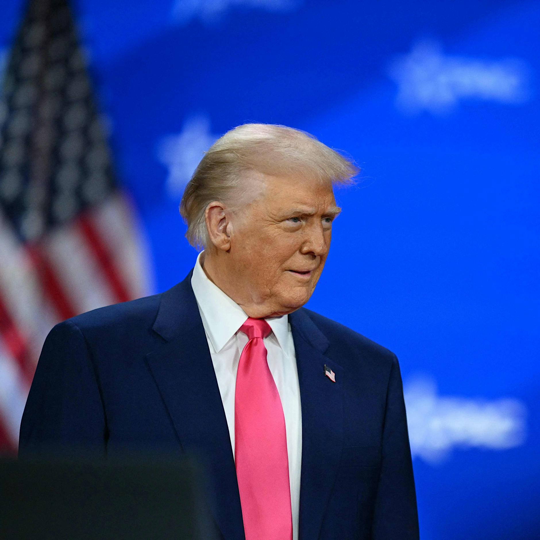 Trump auf CPAC-Konferenz: „Ich möchte Friedensstifter sein, nicht Eroberer“