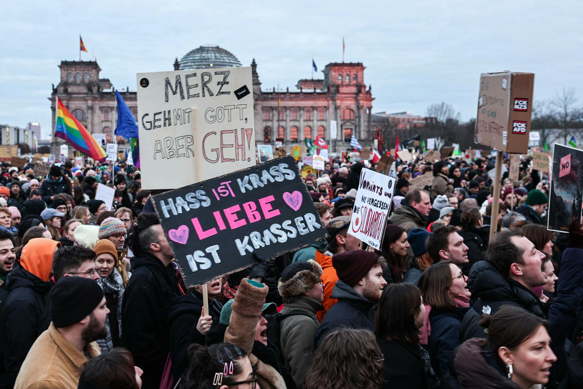 Berlin ist die Demo-Hauptstadt Deutschlands. Jedes Wochenende gehen hier Menschen auf die Straße. Hier: Eine Demonstration Anfang Februar.