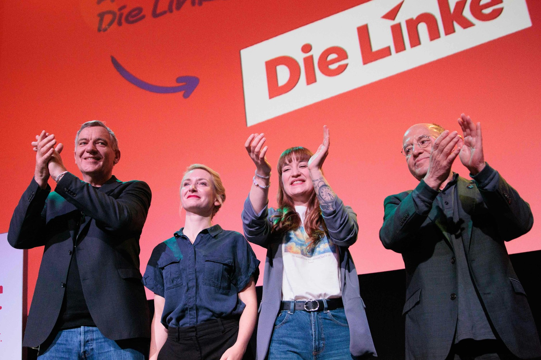 Jan van Aken (l.–r.), Ines Schwerdtner, Heidi Reichinnek und Gregor Gysi von der Linken
