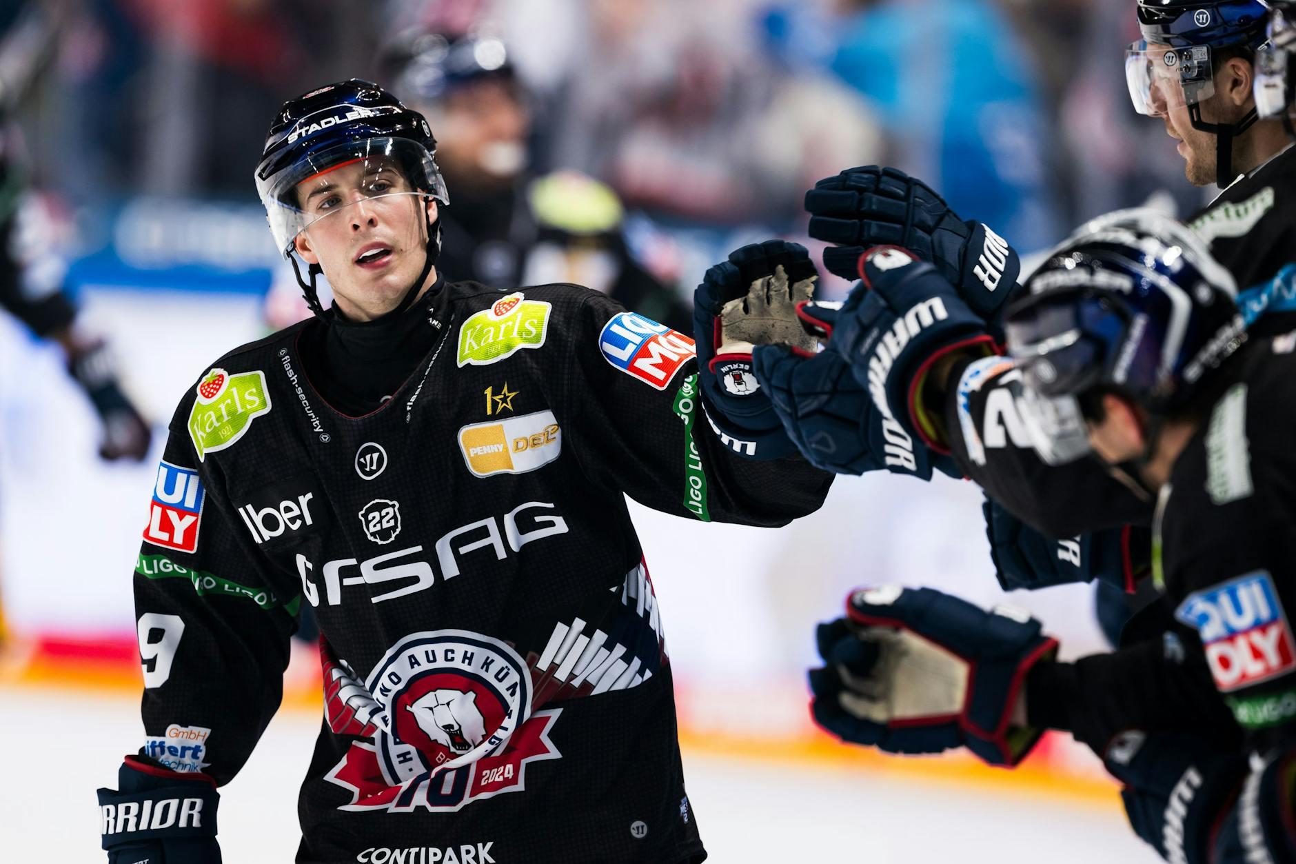 Kein anderer Spieler in der DEL kann so oft nach Toren mit den Kollegen abklatschen wie Eisbären-Stürmer Ty Ronning.