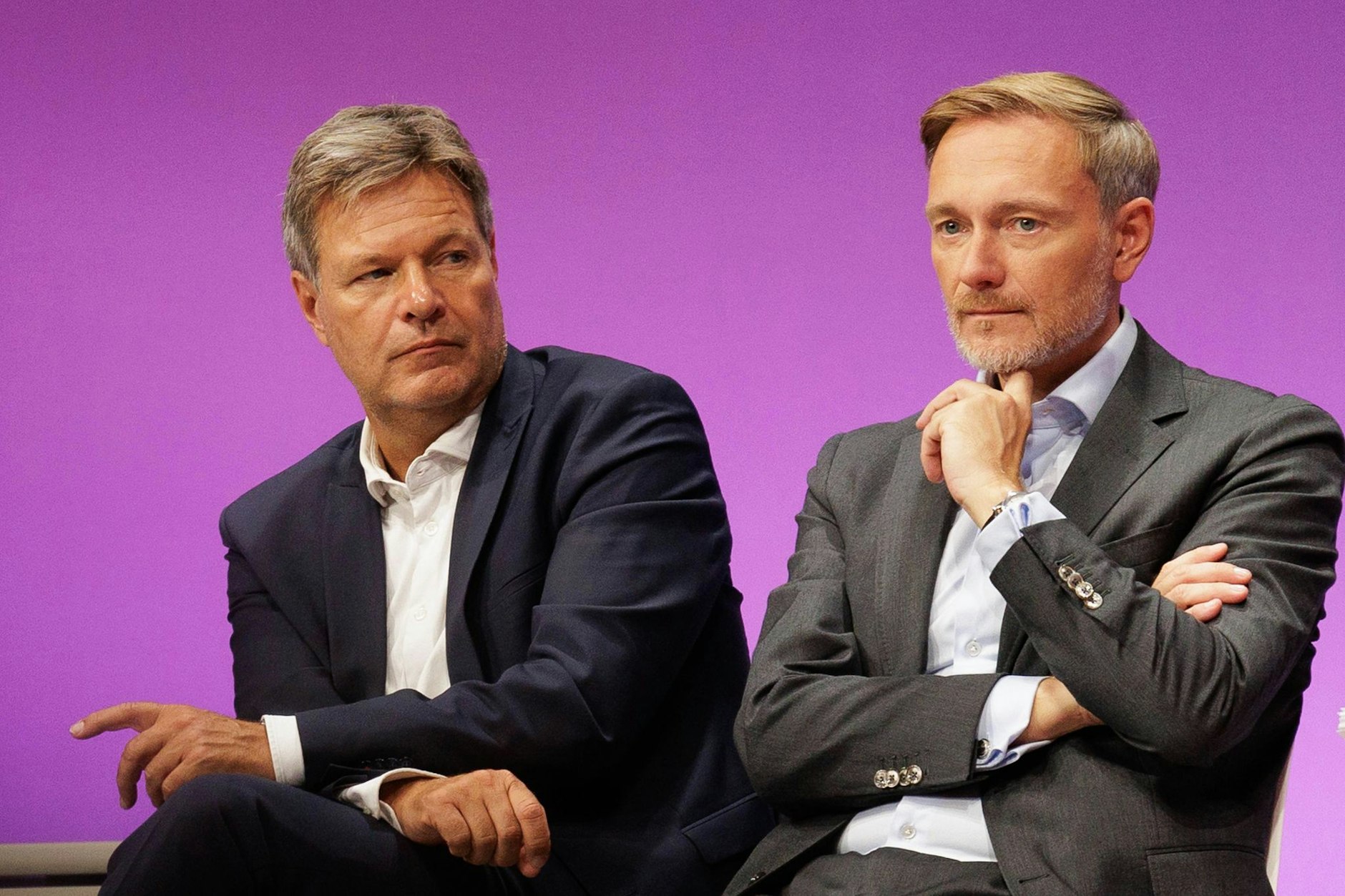 Wirtschaftsminister Robert Habeck (l., Grüne) und Ex-Finanzminister Christian Lindner (FDP) haben auch ohne Job keine finanziellen Nöte.