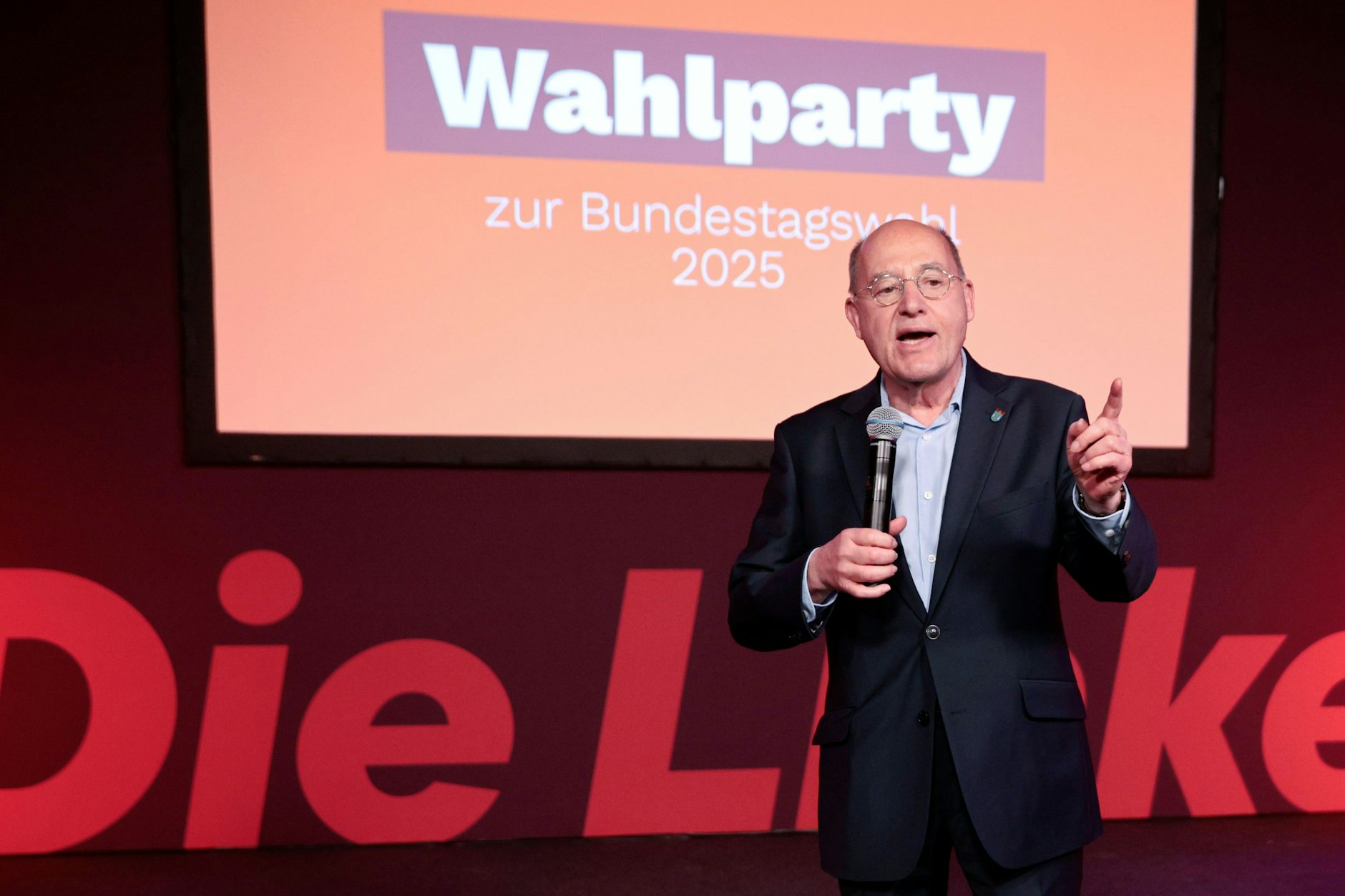 Mit großem Abstand als Wahlkreissieger in Treptow-Köpenick bestätigt: Linken-Urgestein Gregor Gysi