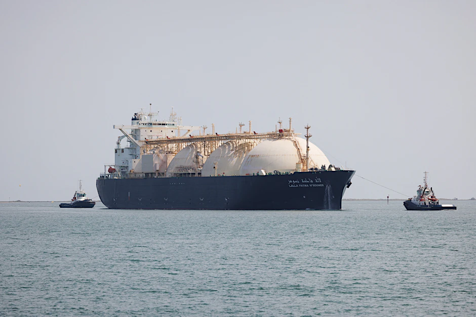 Das Tankschiff „Lalla Fatma N’Soumer“ bei seiner Ankunft zur Lieferung von LNG im Terminal von „Fos-sur-Mer“ in Frankreich. Das verflüssigte Erdgas kommt hauptsächlich aus Algerien und Katar.