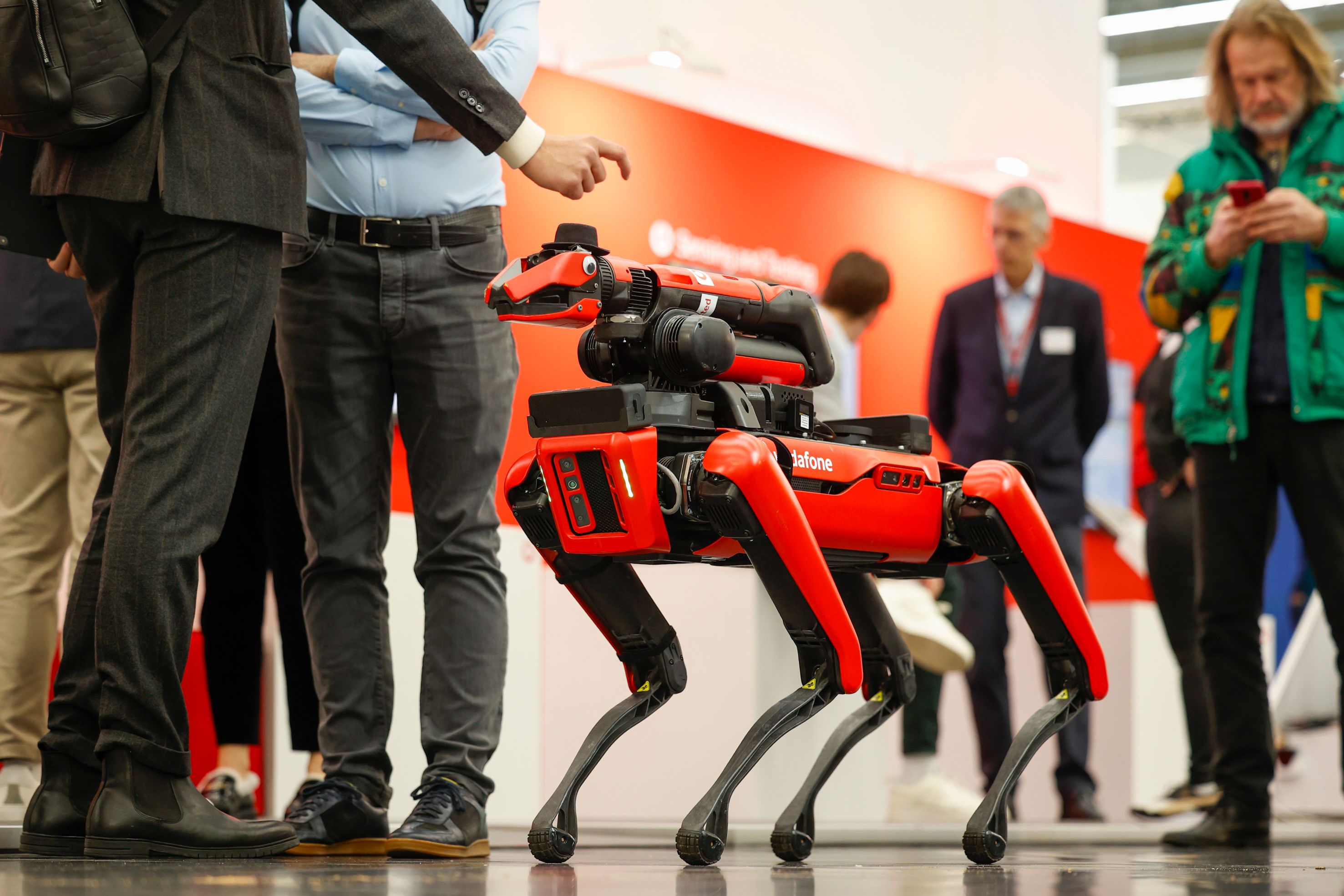 Xponential 2025: Autonome Waffen, Roboterhunde und Drohnen – Wer kontrolliert die Zukunft?