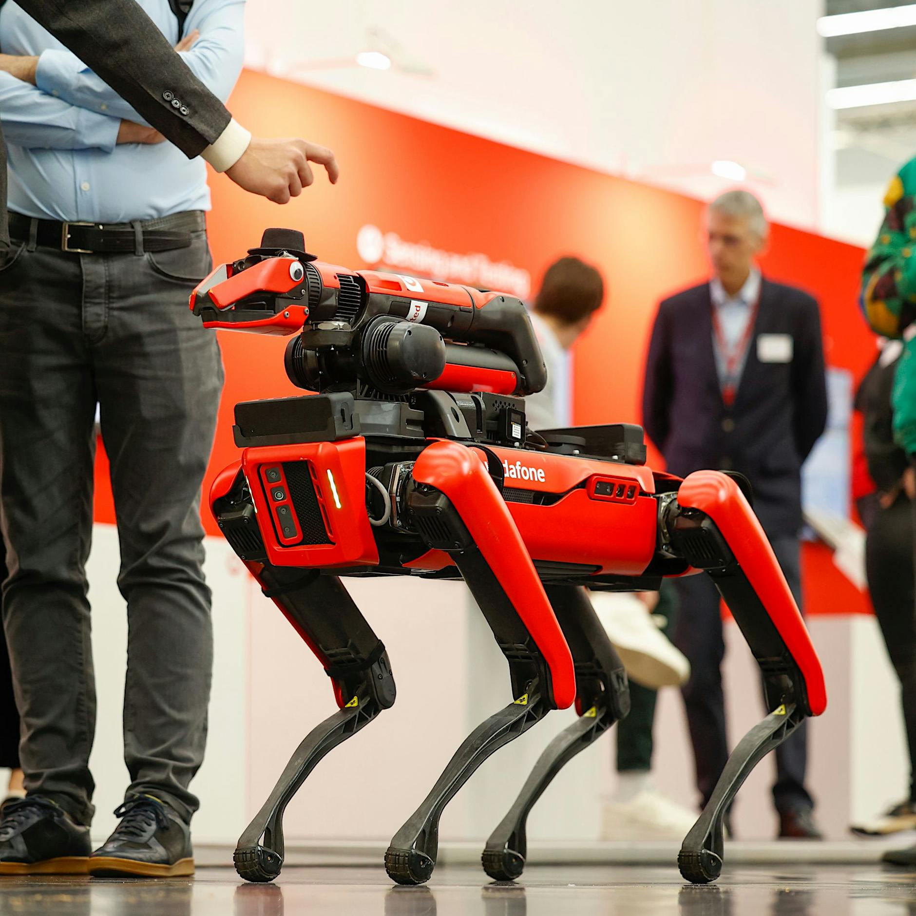 Xponential 2025: Autonome Waffen, Roboterhunde und Drohnen – Wer kontrolliert die Zukunft?