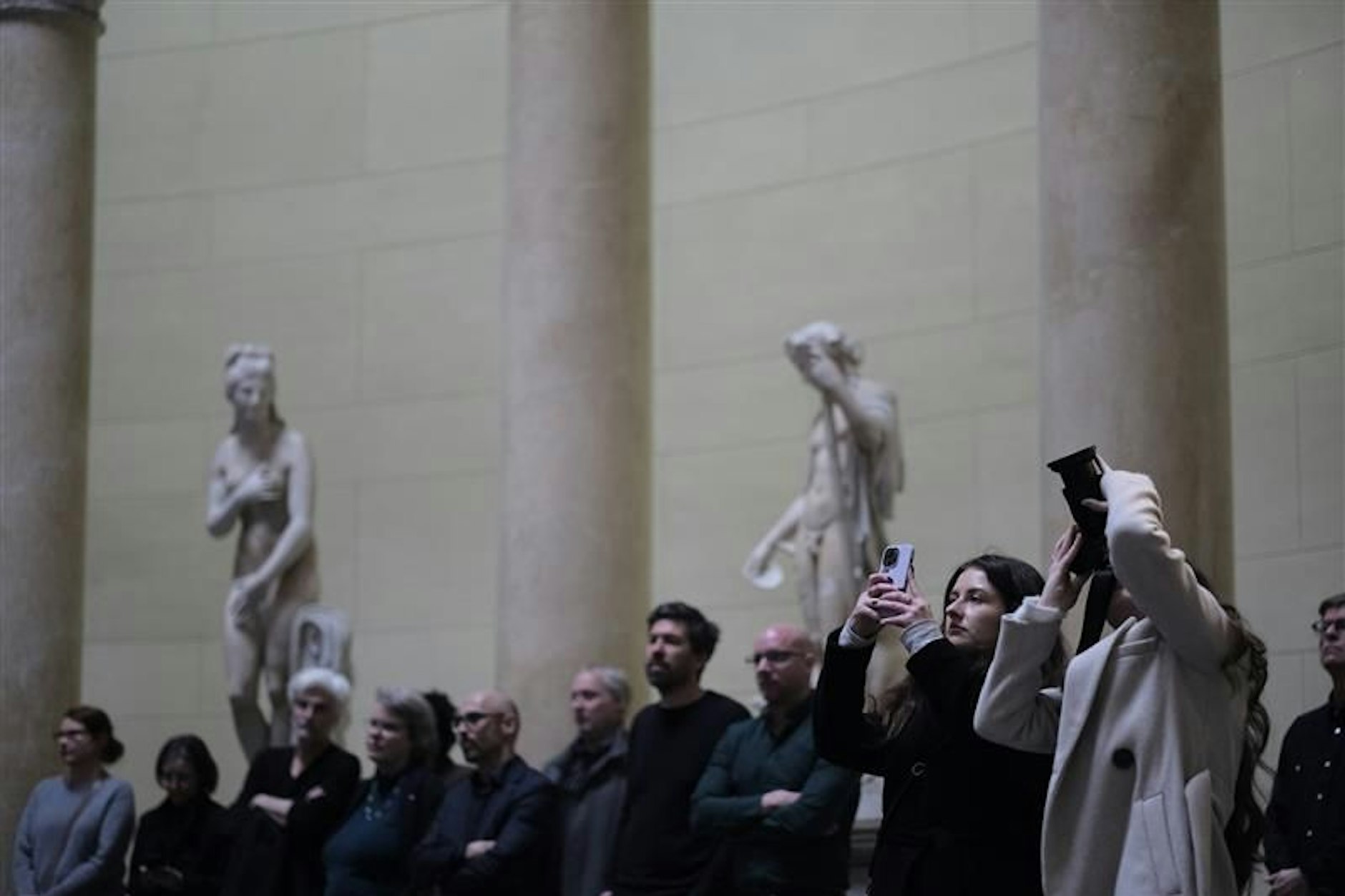 Besucher auf der Pressekonferenz, die über das Jubiläum 200 Jahre Museumsinsel informiert