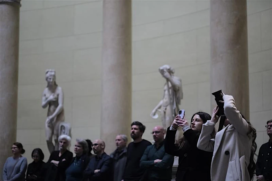 Besucher auf der Pressekonferenz, die über das Jubiläum 200 Jahre Museumsinsel informiert