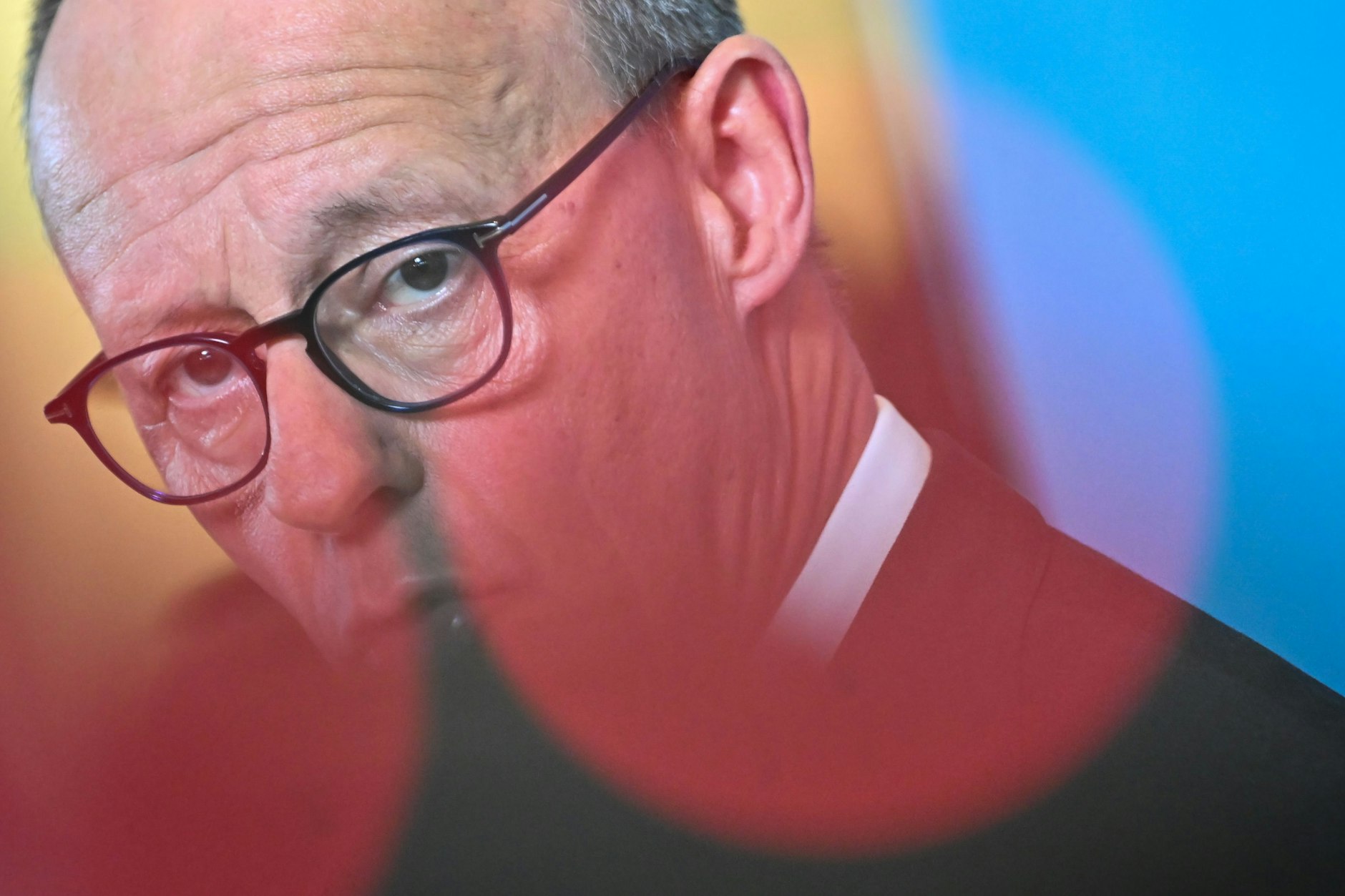 Friedrich Merz, CDU-Bundesvorsitzender und CDU/CSU-Fraktionsvorsitzender im Bundestag, gibt vor der konstituierenden Sitzung der neuen Unionsfraktion im Bundestag ein Statement ab.