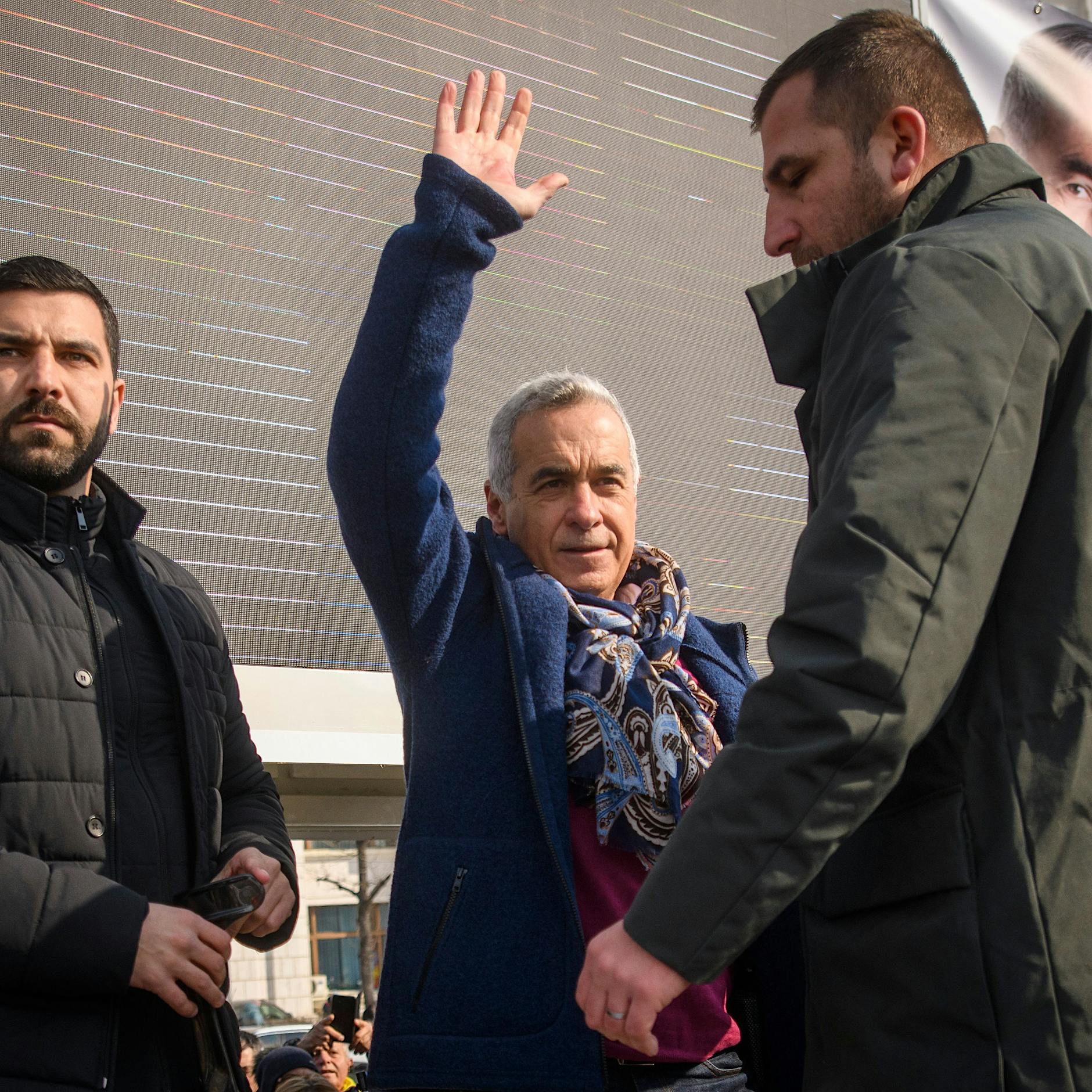 Calin Georgescu: Rumänien nimmt Sieger der annullierten Wahl fest – Musk reagiert