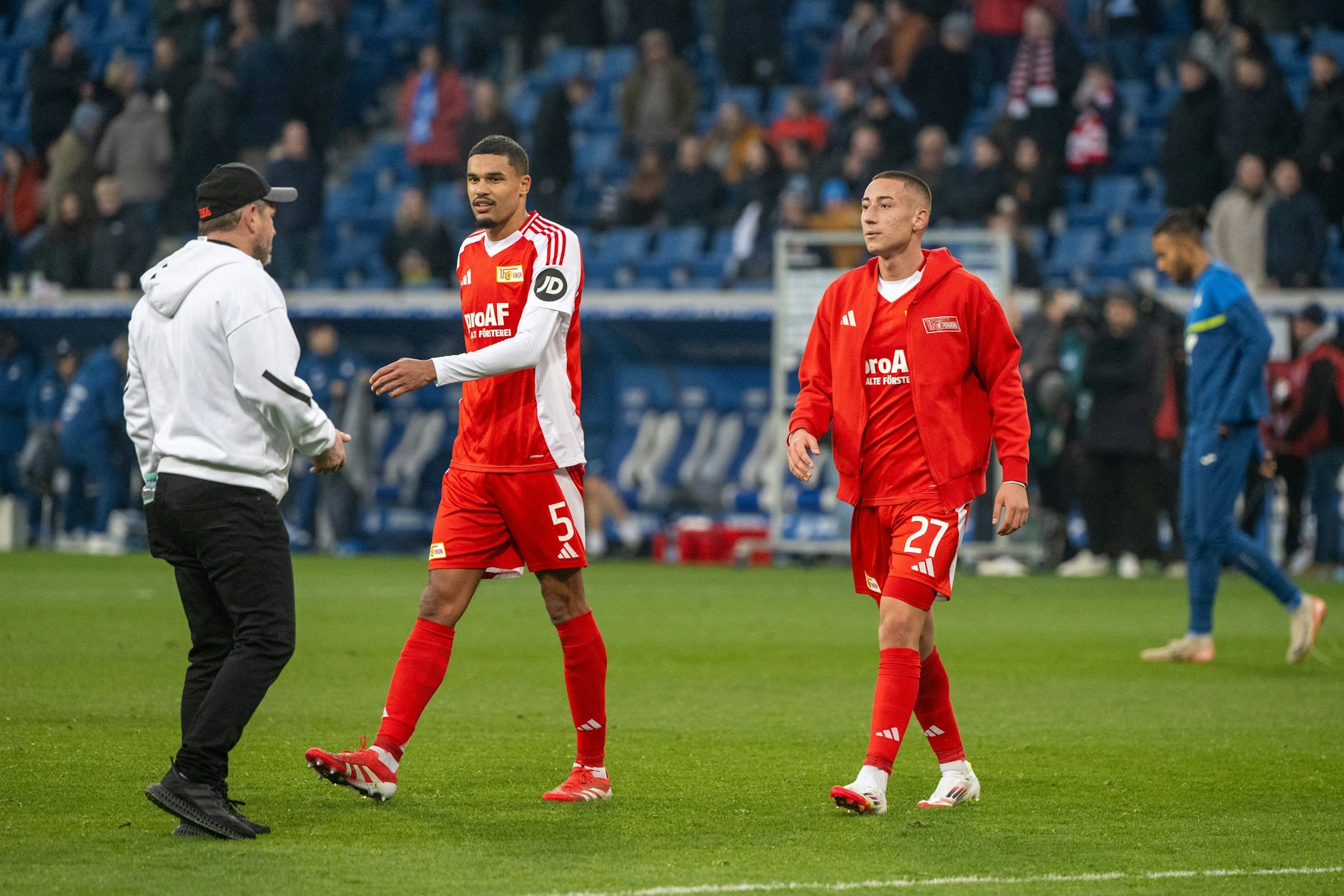 Marin Ljubicic (r.) soll die Offensive des 1. FC Union beleben. Von Trainer Steffen Baumgart bekam der neue Stürmer nach dem 0:6 beim BVB genau wie alle anderen Unioner eine Ansage.