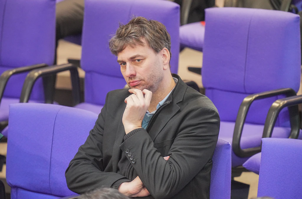 Stefan Gelbhaar fordert 1,7 Millionen fetten Schadenersatz vom RBB