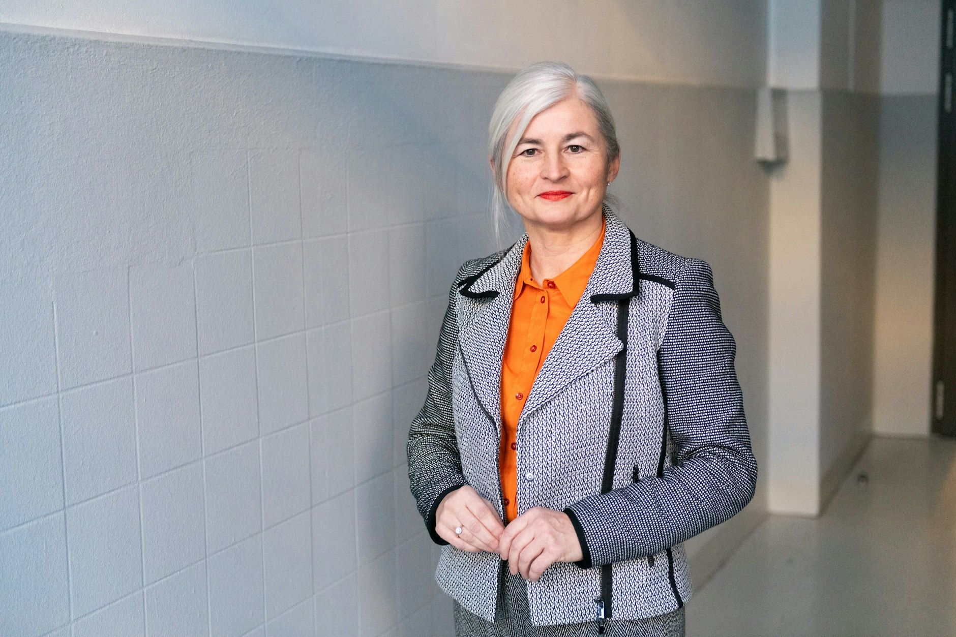 „Ein echter Paradigmenwechsel“: Katy Pîrjol im Treppenhaus der Senatsverwaltung für Bildung.