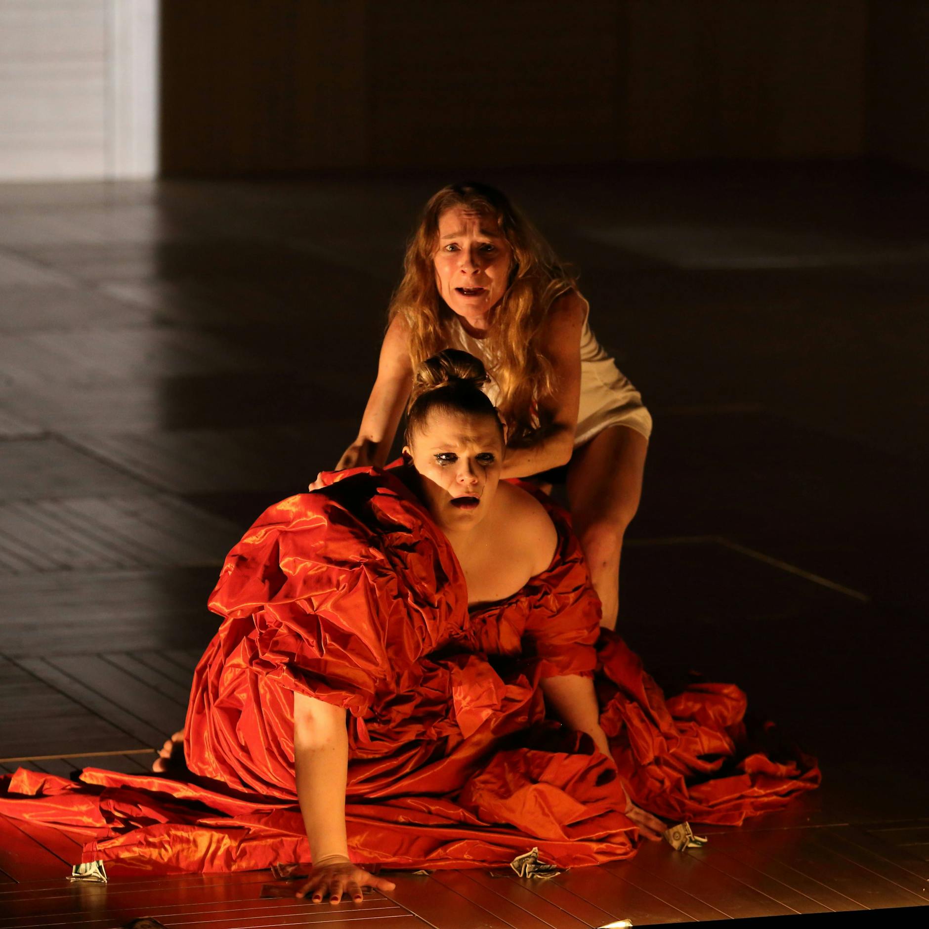 Image - Wie Brecht uns in die Messer der Fleischfabrik schubst: Dušan David Pařízek inszeniert „Die heilige Johanna“ im Berliner Ensemble