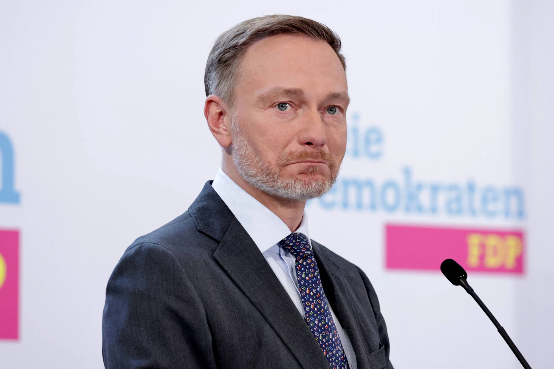 Hier hört der Spaß auf: Für Lindner ist das Titelblatt eine „menschenverachtende Darstellung“.