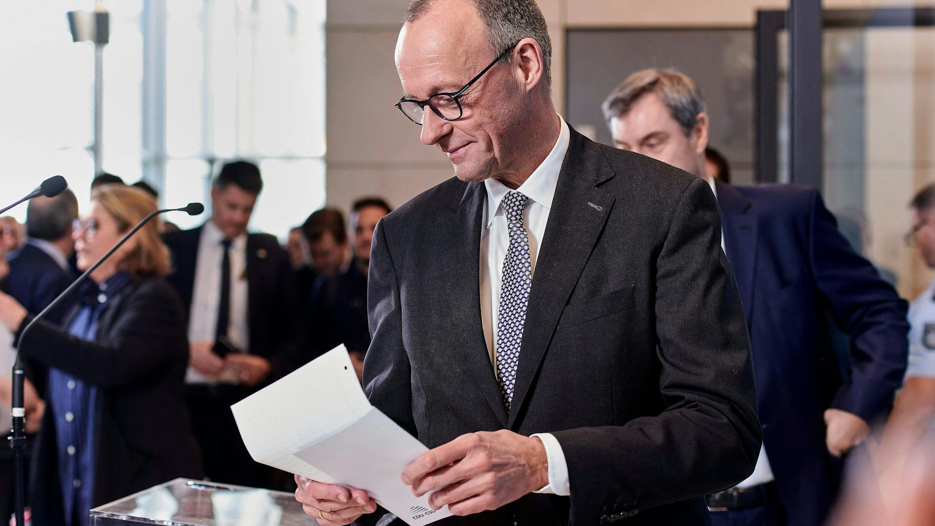 Friedrich Merz vor der ersten Fraktionssitzung.