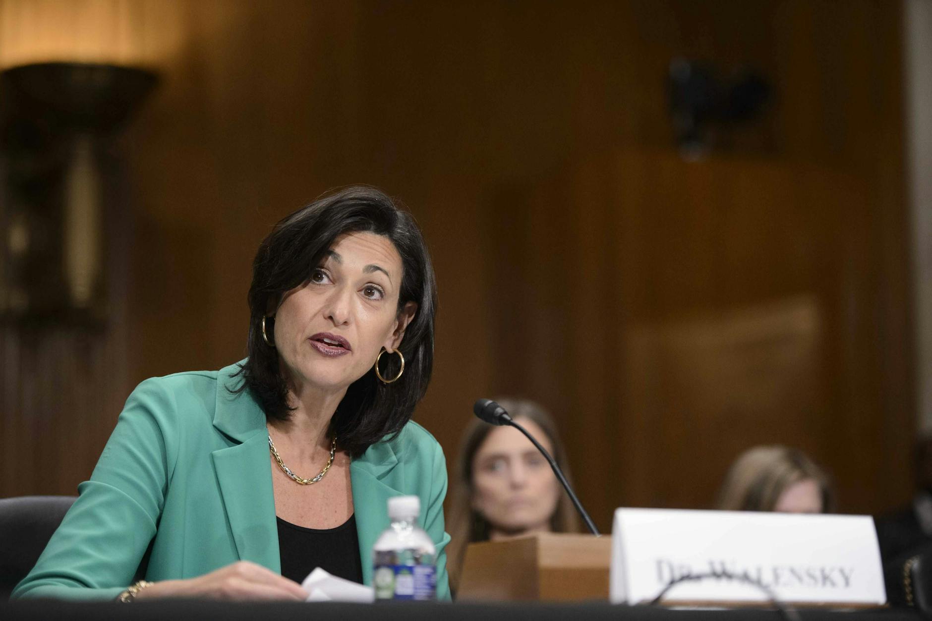 Rochelle P. Walensky spricht 2023 in einem Senatsausschuss.