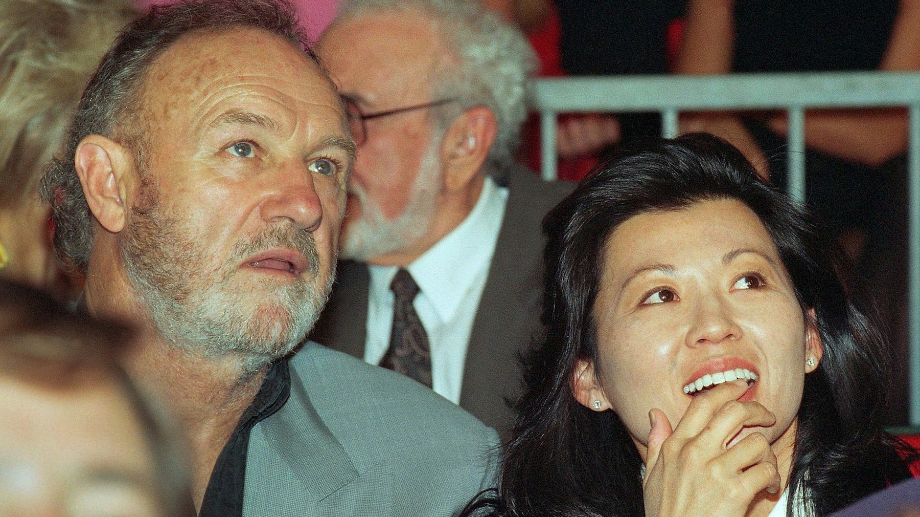 Der Schauspieler Gene Hackman mit seiner Frau Betsy Arakawa im Juni 1993.