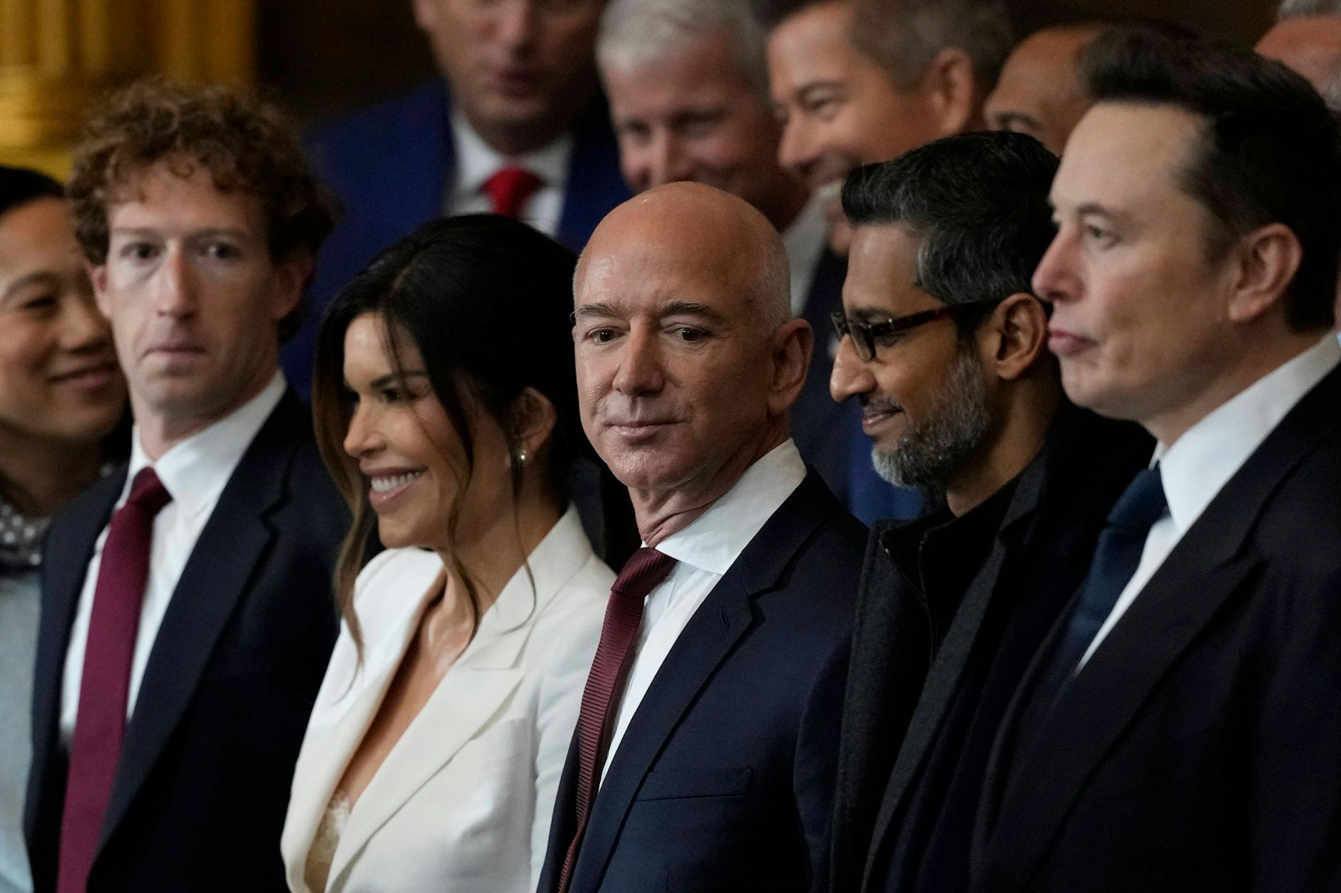 Mark Zuckerberg, Lauren Sánchez, Jeff Bezos sowie Sundar Pichai und Elon Musk (v.l.n.r.) bei Donald Trumps Amtseinführung