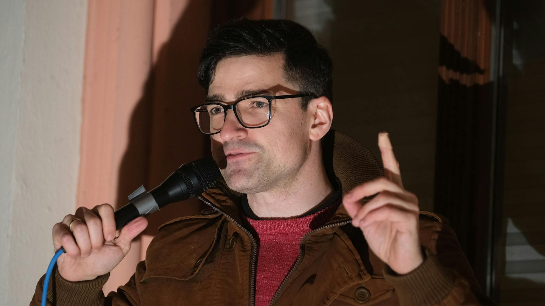 Martin Sellner, Rechtsextremist aus Österreich, spricht bei einer Kundgebung der Identitären Bewegung.