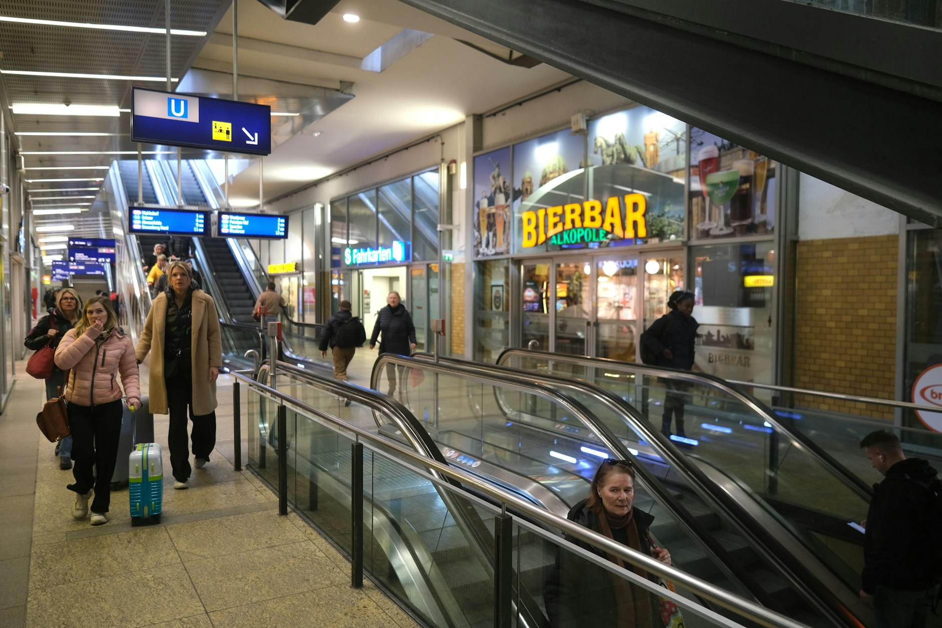 Die Läden im Bahnhof Alexanderplatz müssen während der Sanierung raus.