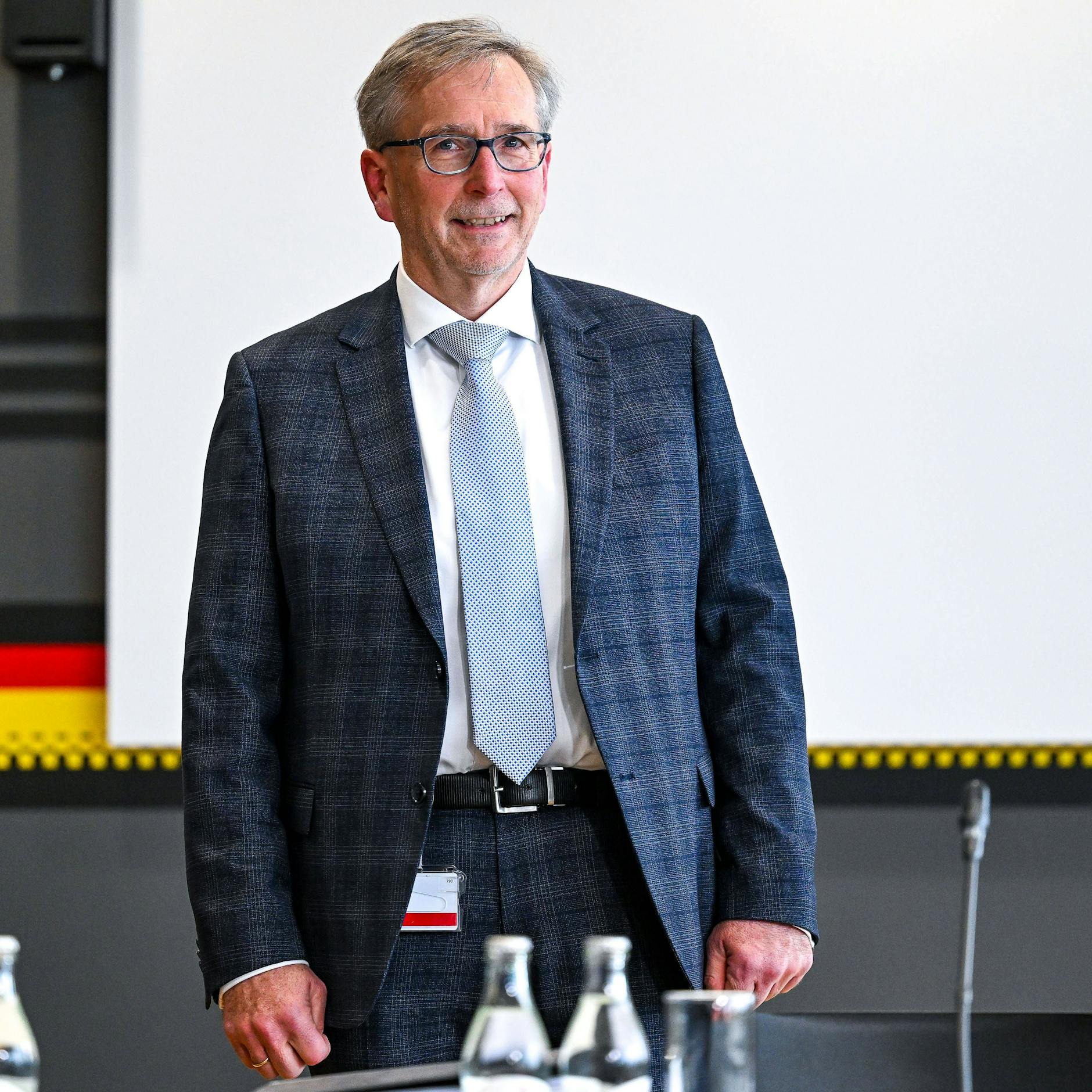 Der Vorsitzendes des Bundesgerichts Oskar Riedmeyer schmetterte Unions Einspruch gegen die 0:2-Spielwertung ab.